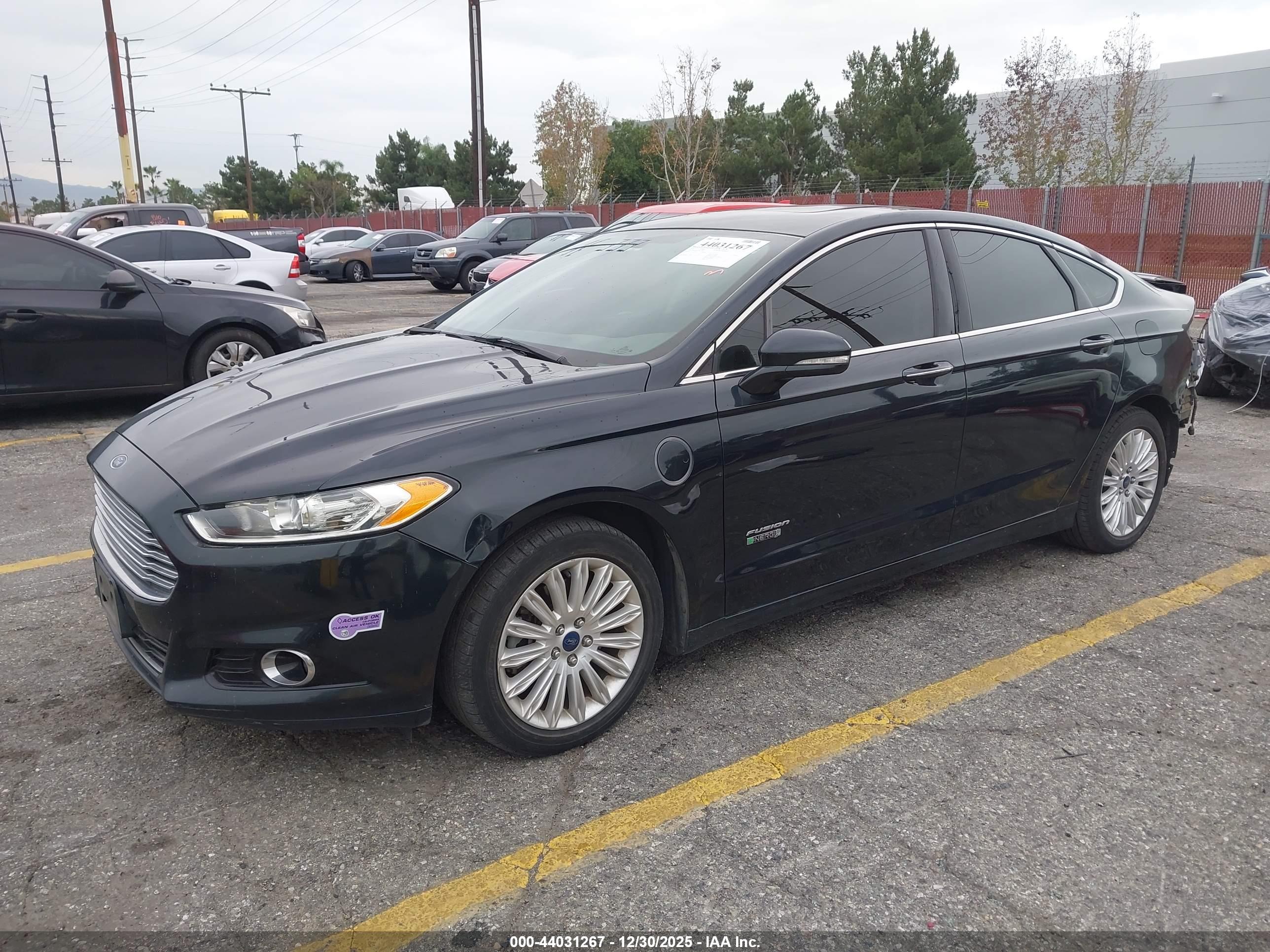 FORD FUSION image 2