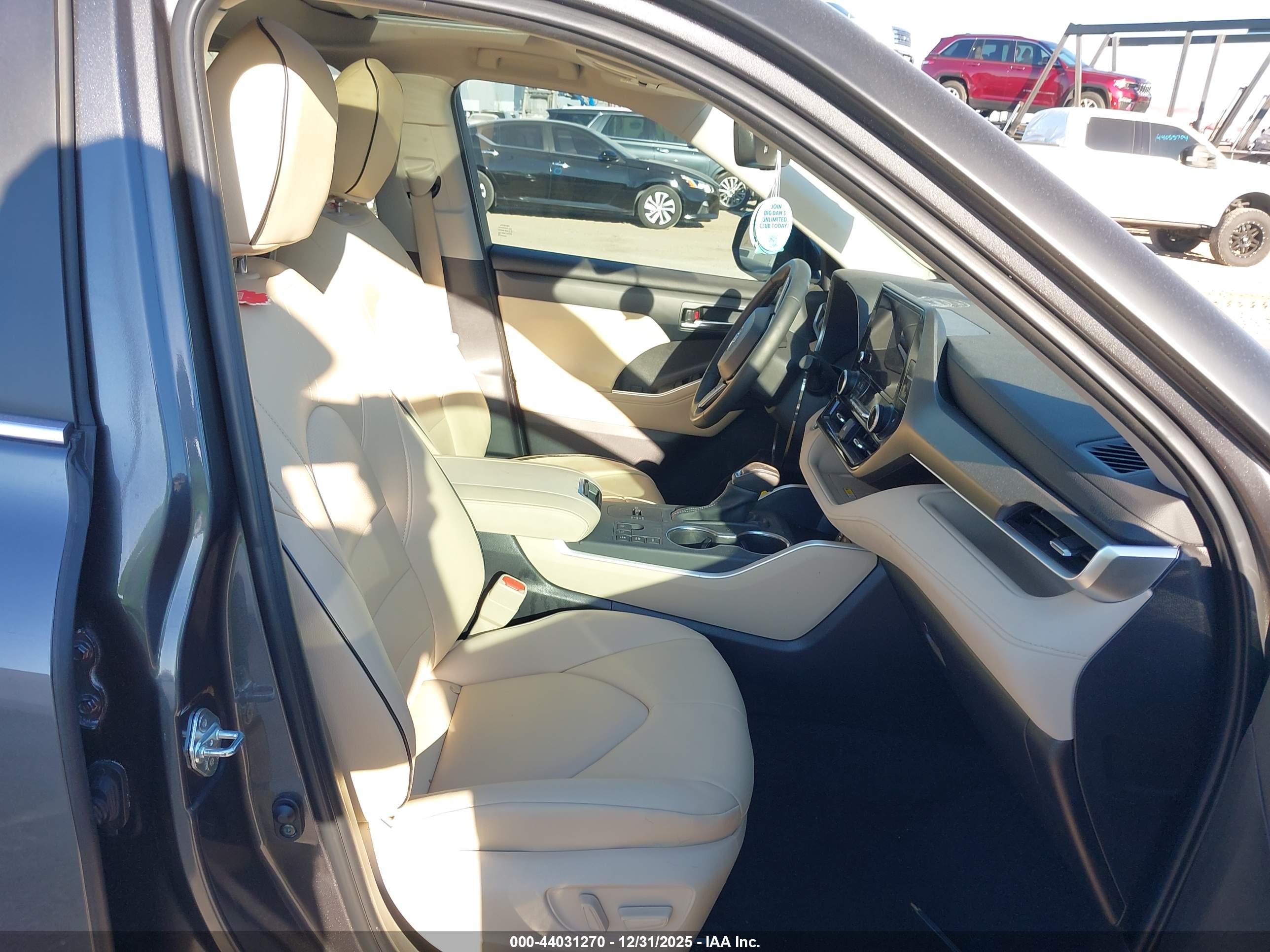 TOYOTA HIGHLANDER image 5