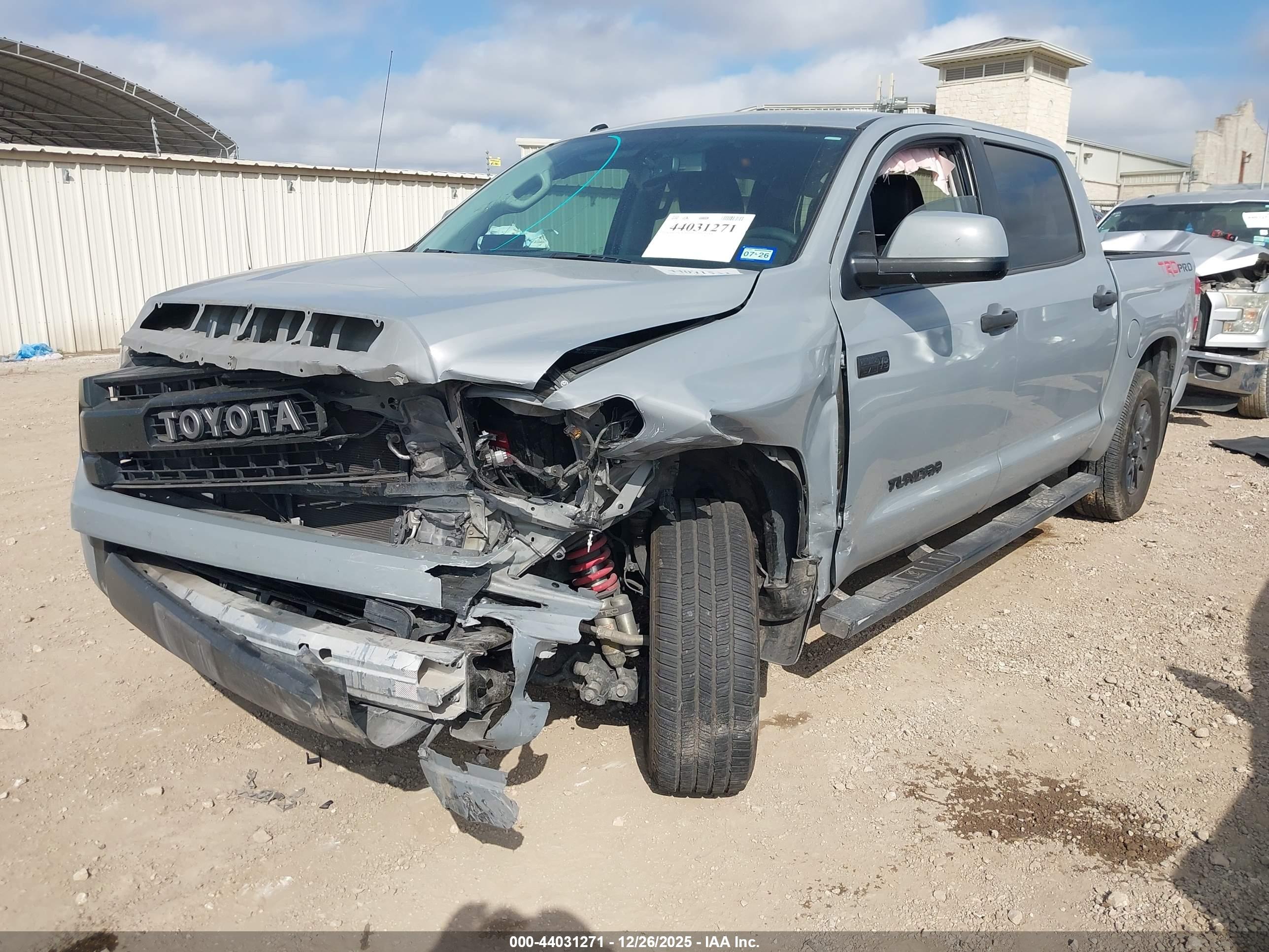 TOYOTA TUNDRA image 2
