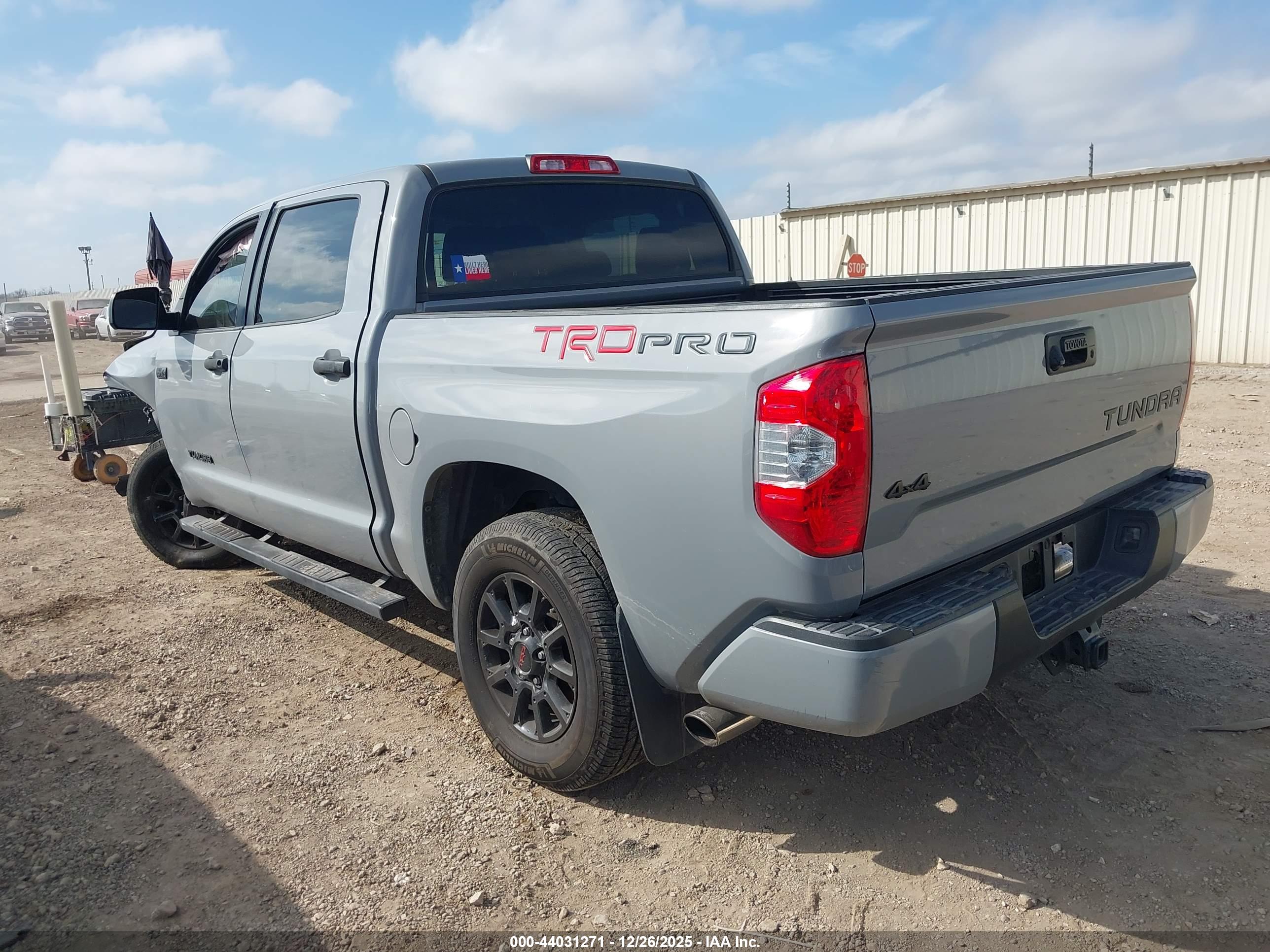 TOYOTA TUNDRA image 3