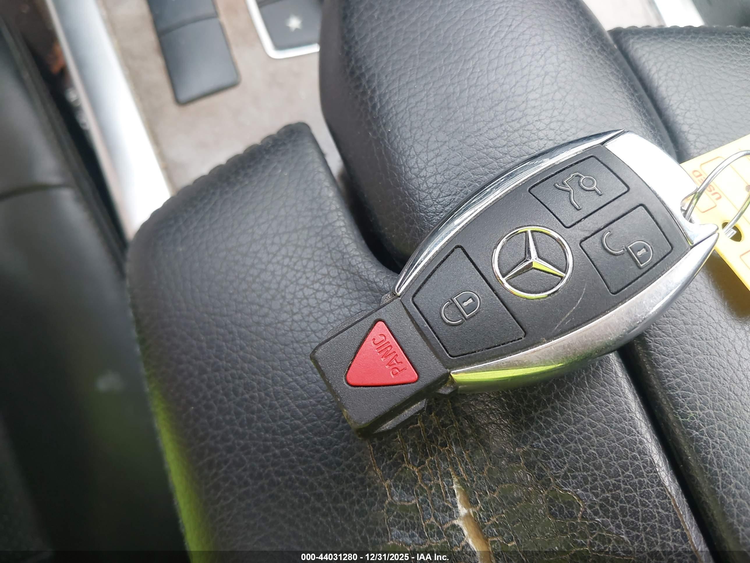 MERCEDES-BENZ E image 11