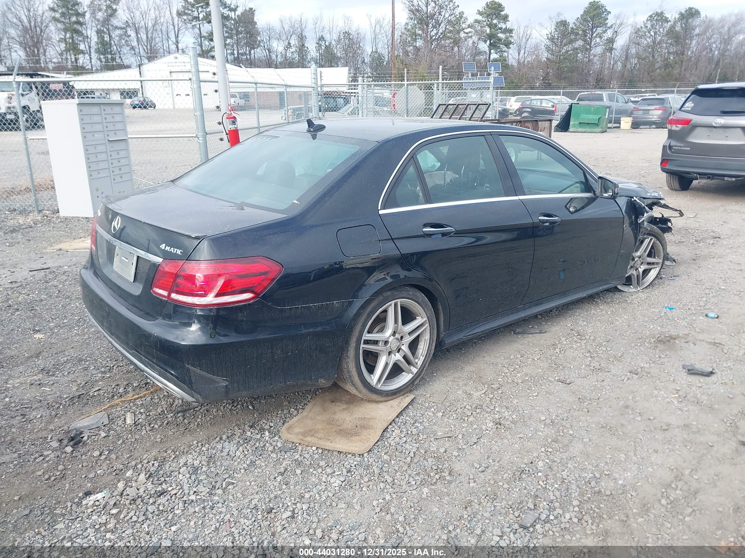 MERCEDES-BENZ E image 4