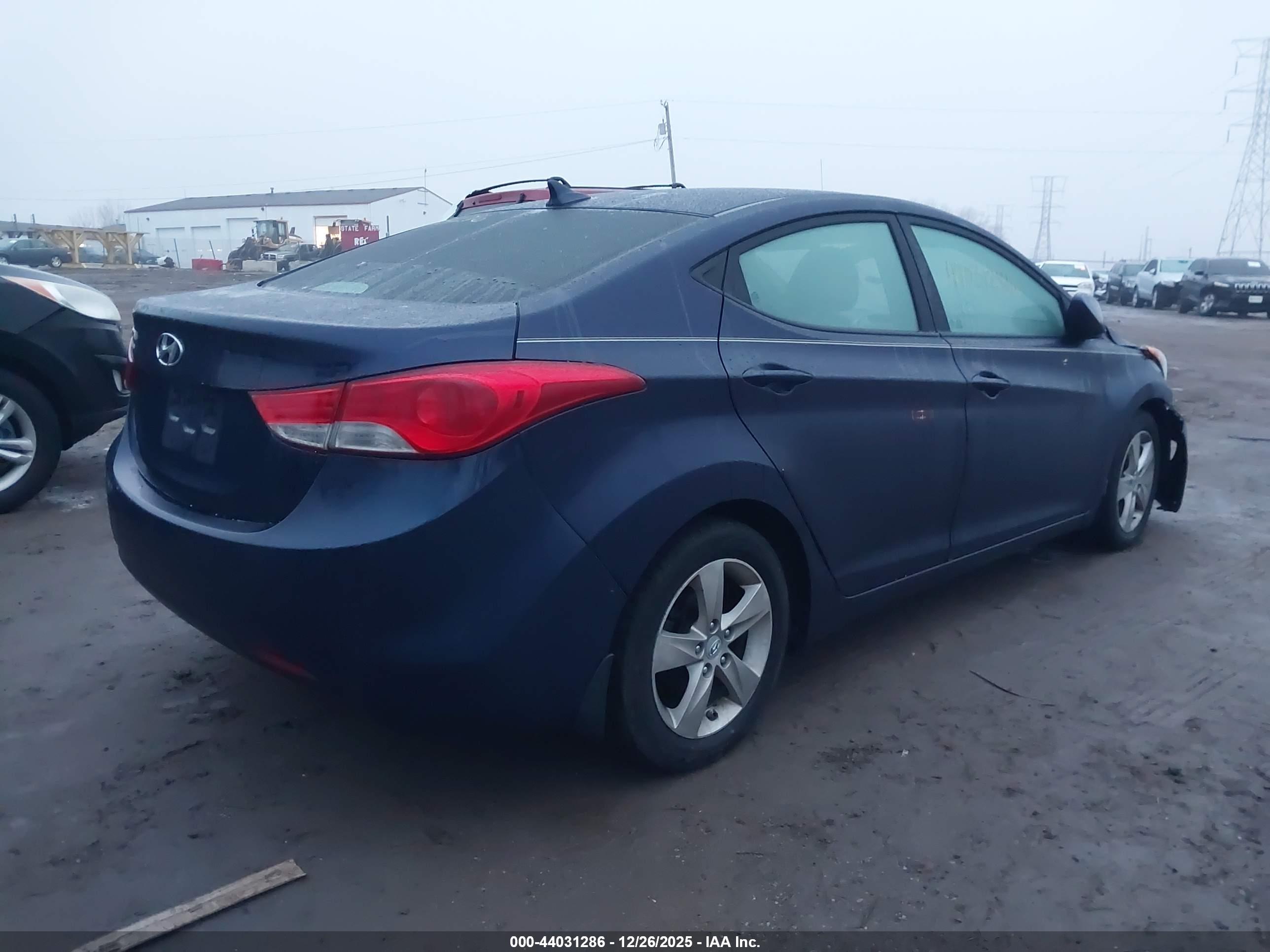 HYUNDAI ELANTRA image 4
