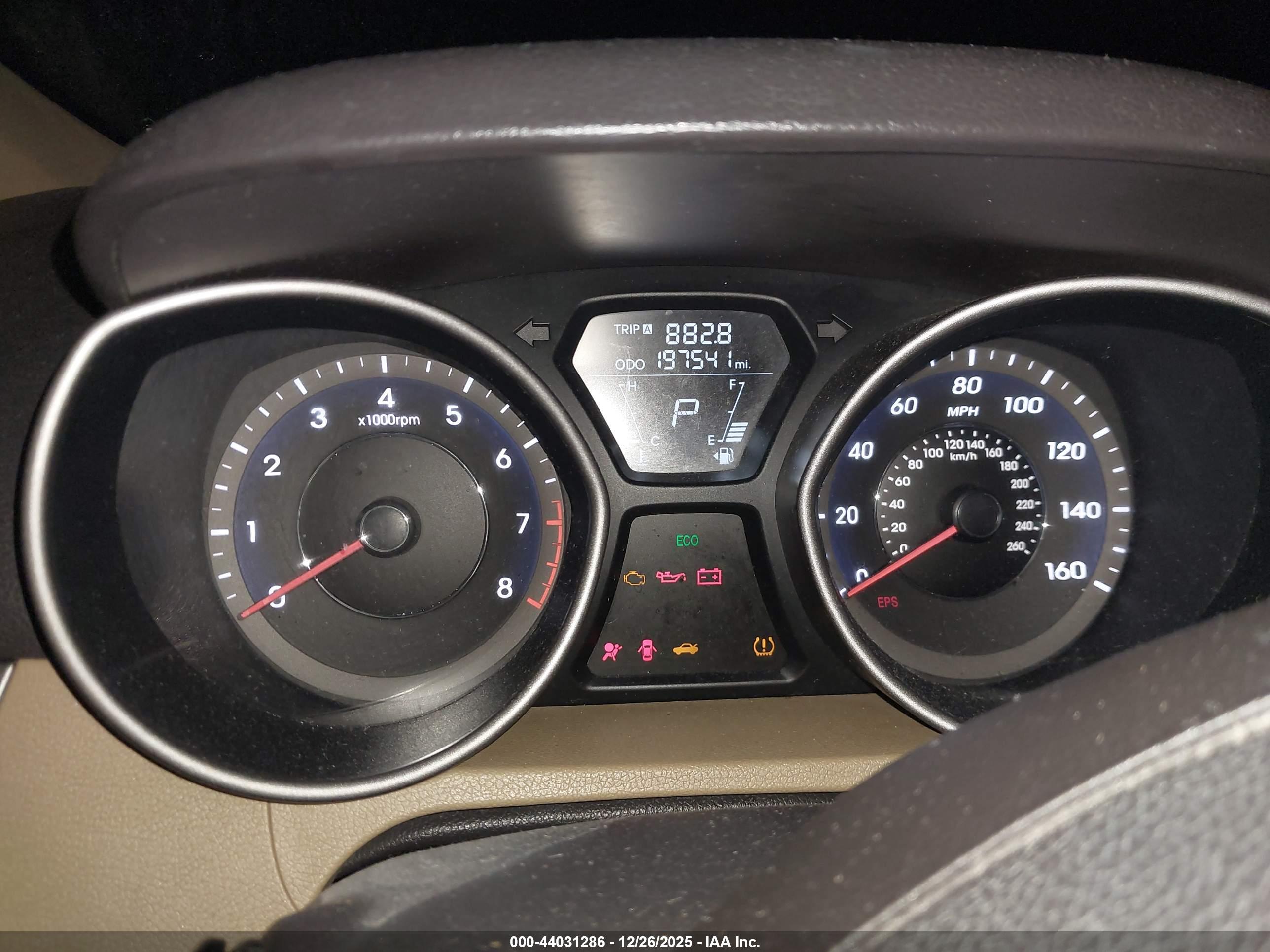 HYUNDAI ELANTRA image 7