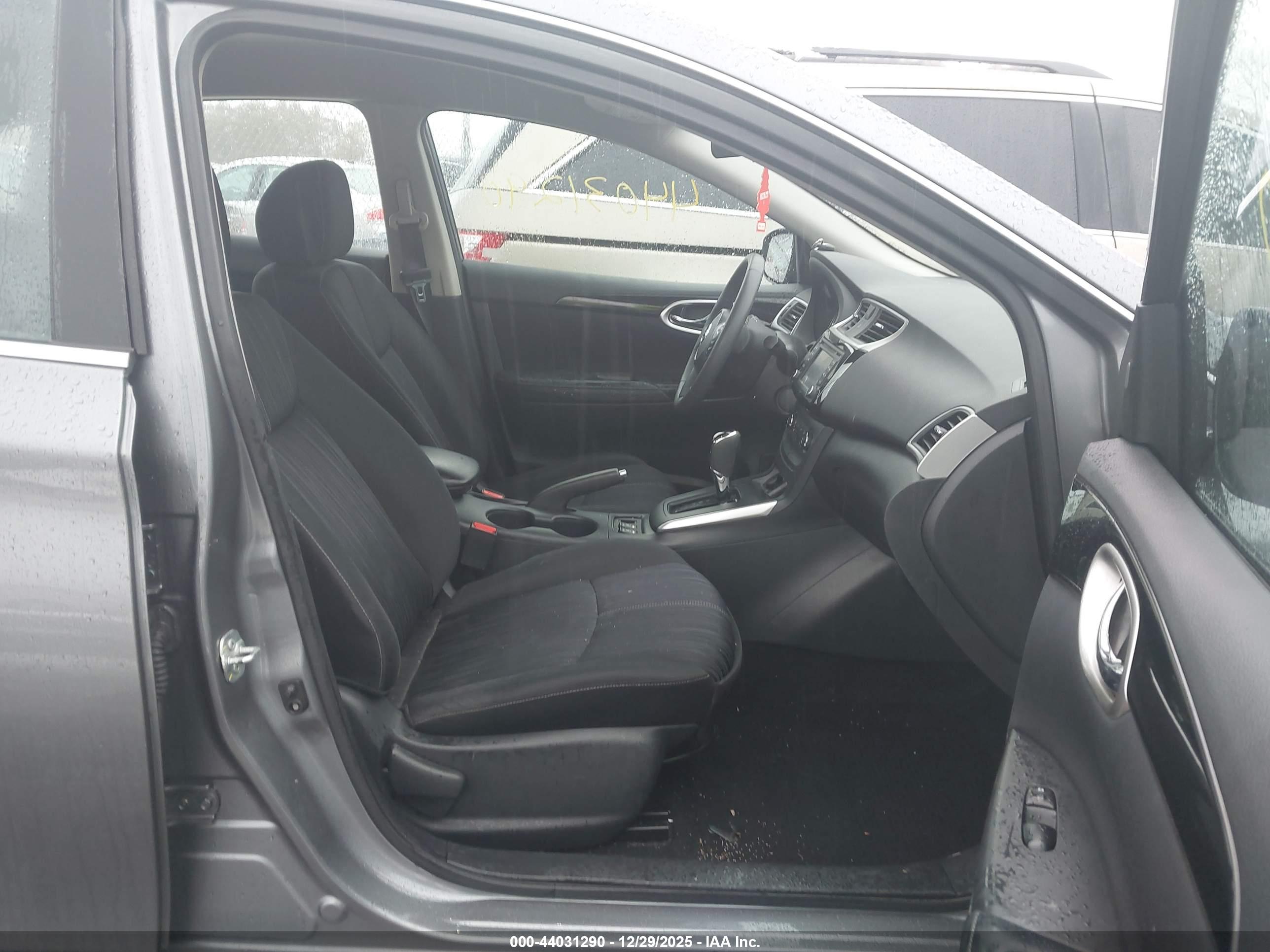 NISSAN SENTRA image 5