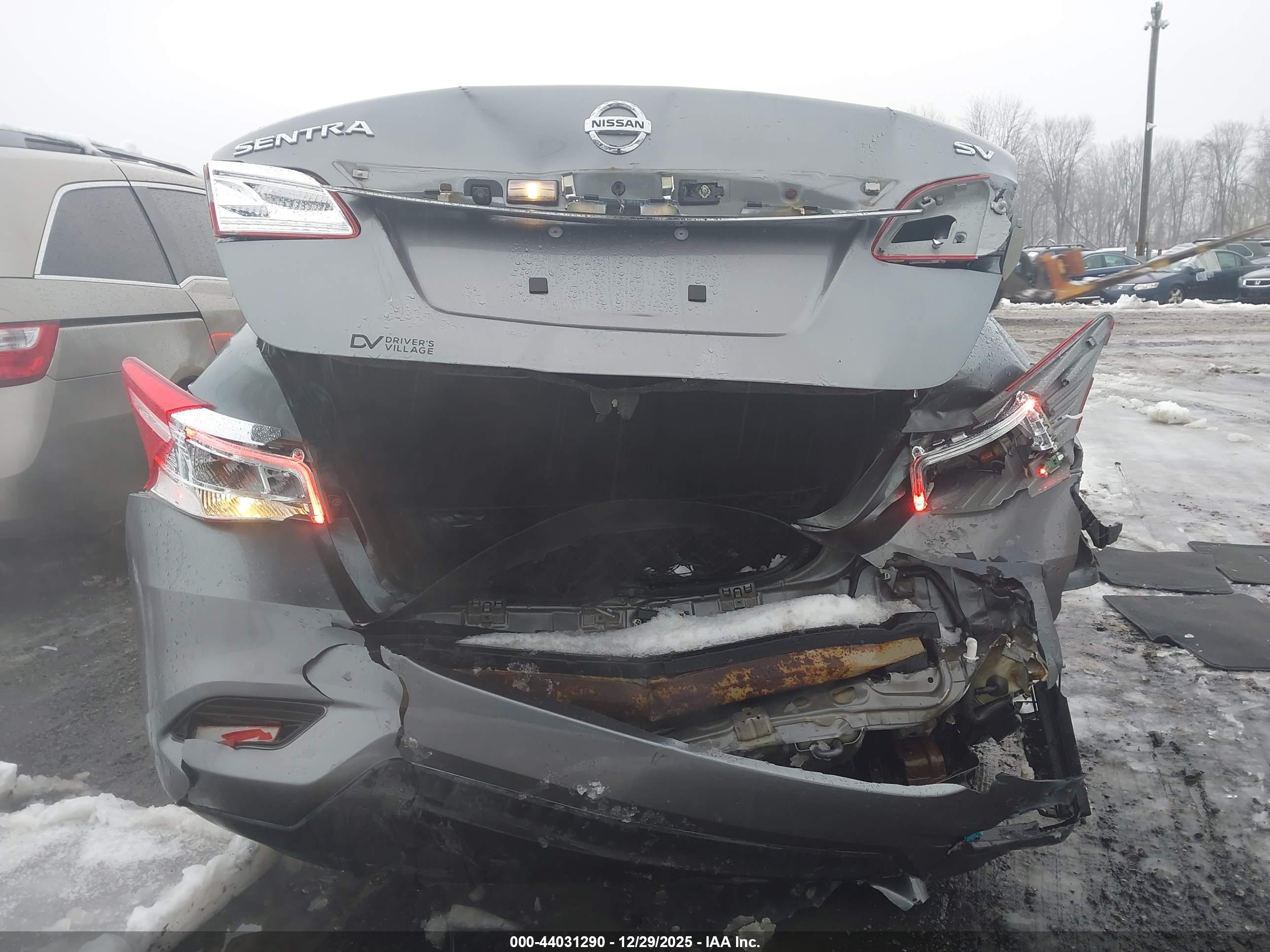 NISSAN SENTRA image 6