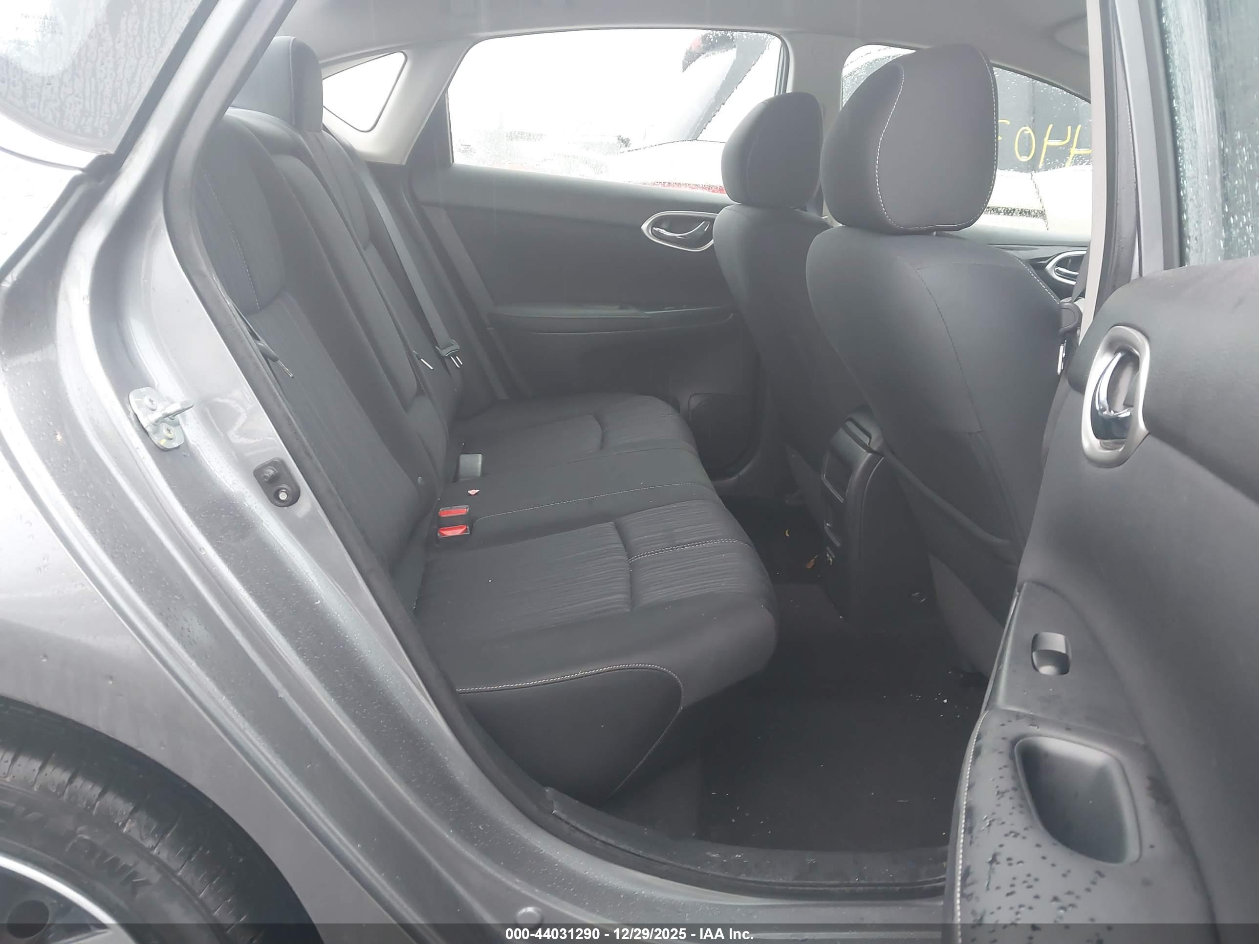 NISSAN SENTRA image 8