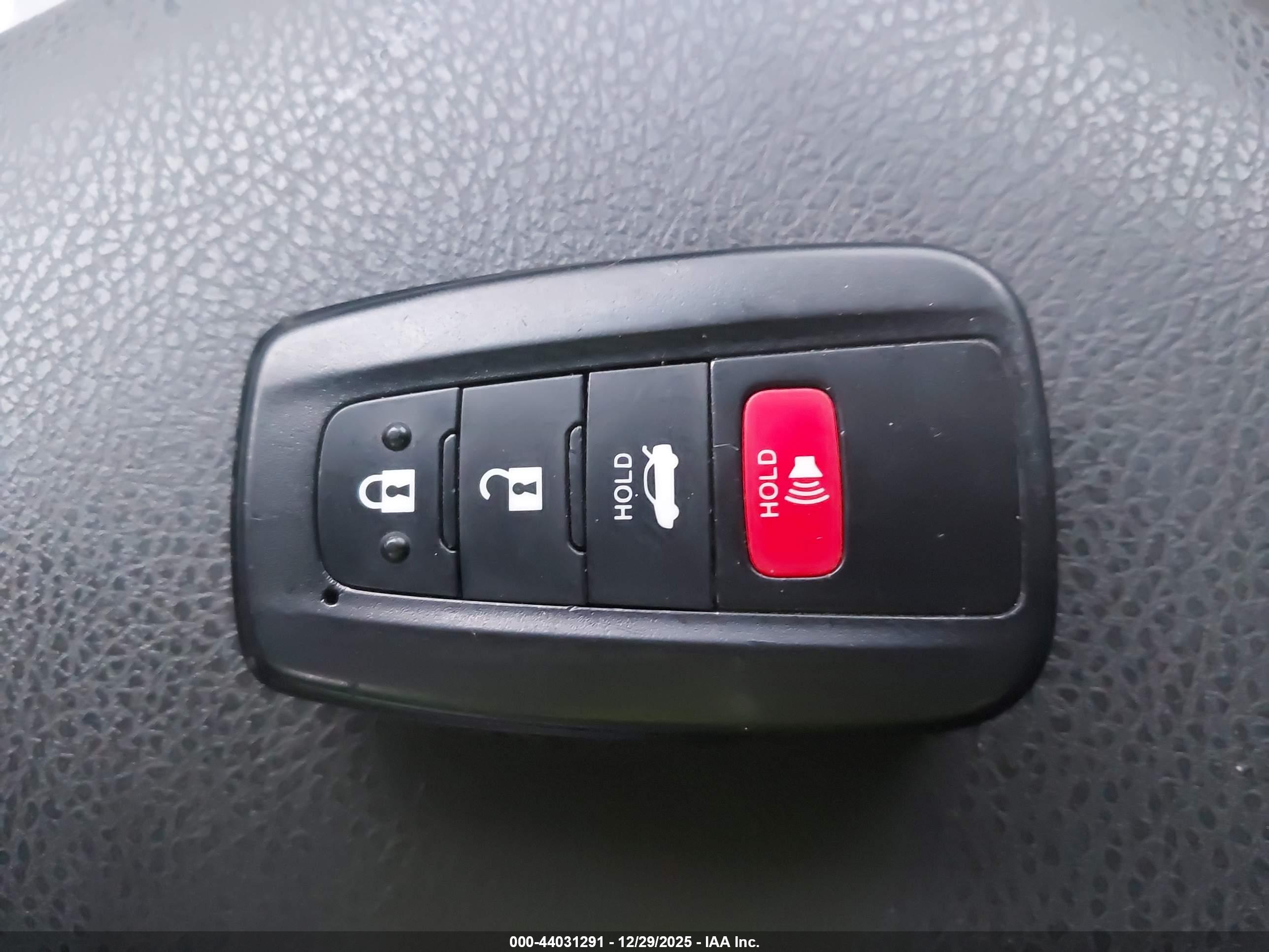 TOYOTA CAMRY image 11