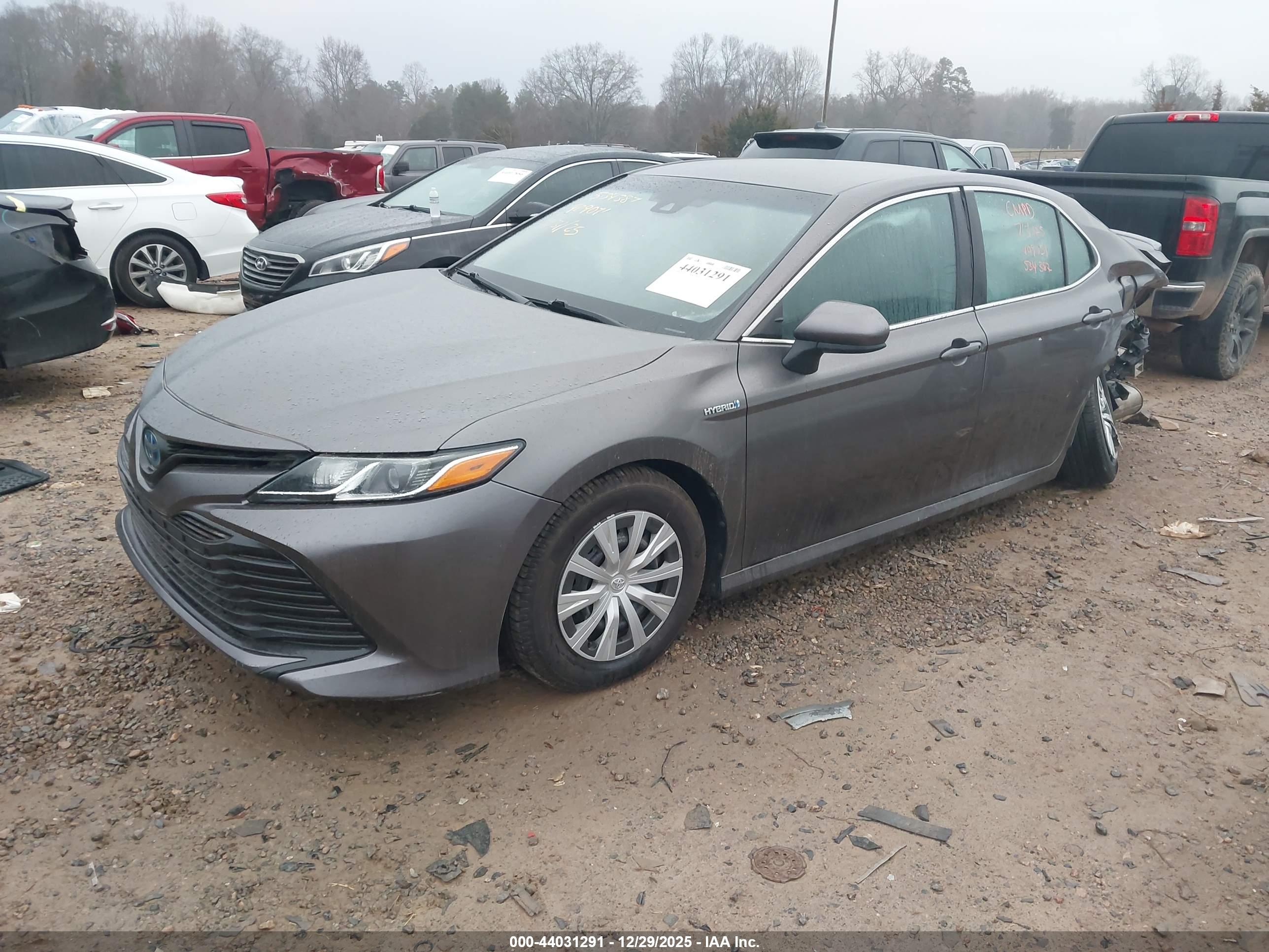 TOYOTA CAMRY image 2