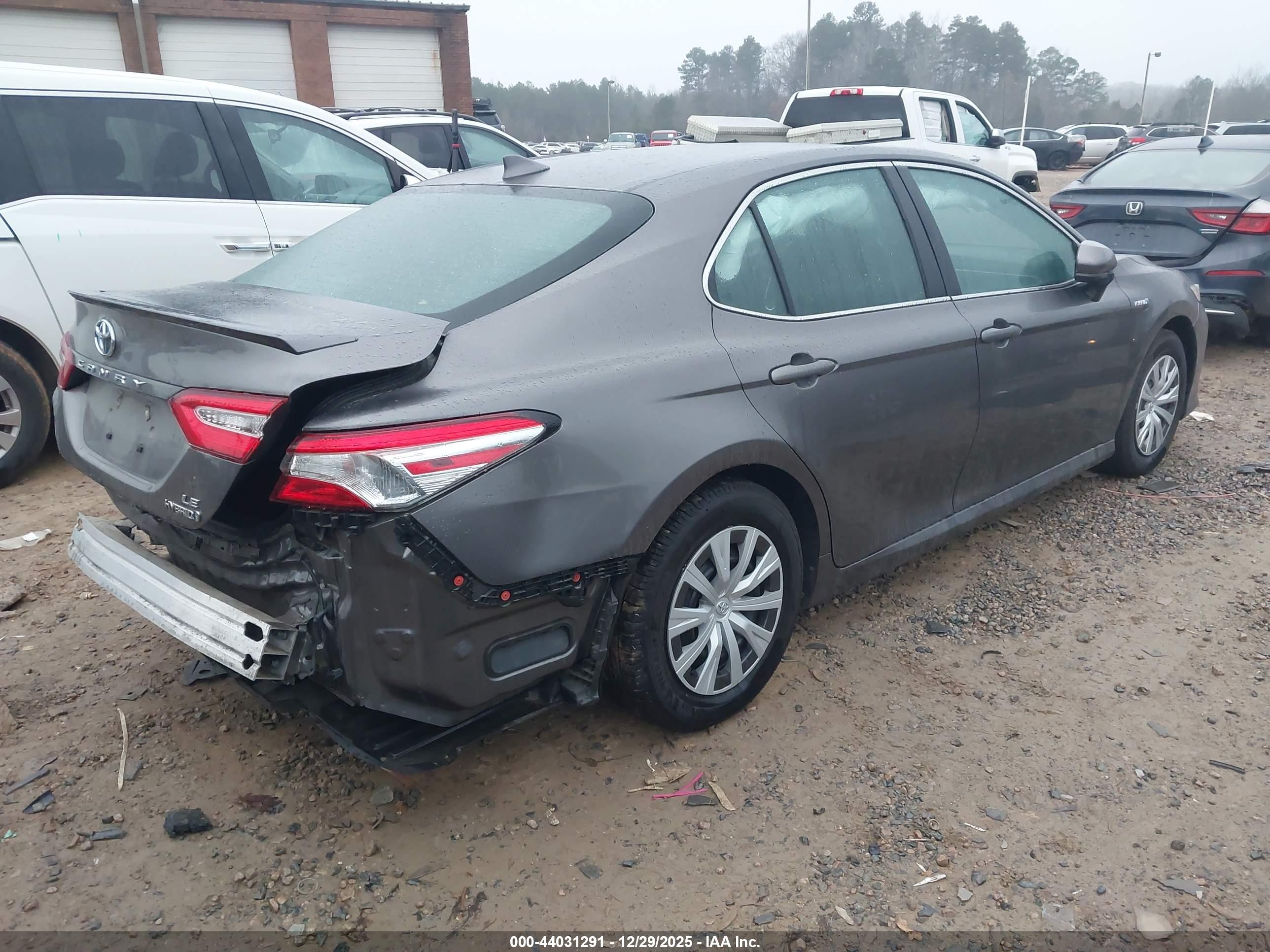 TOYOTA CAMRY image 4