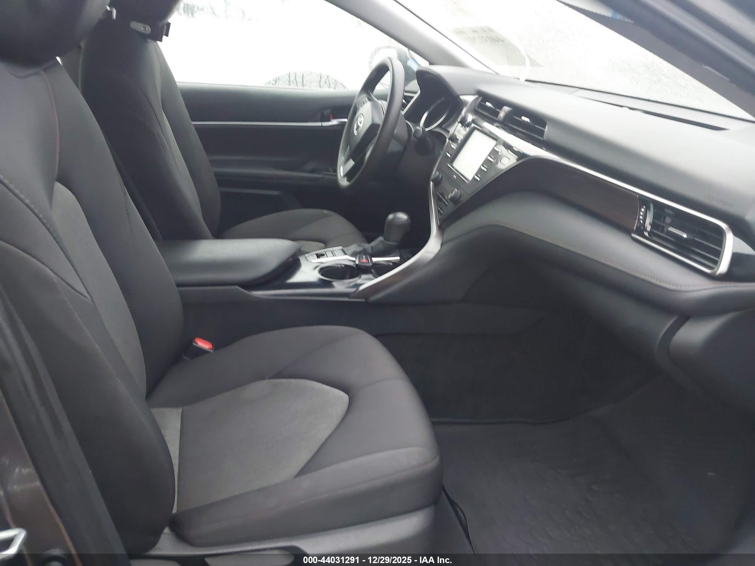 TOYOTA CAMRY image 5