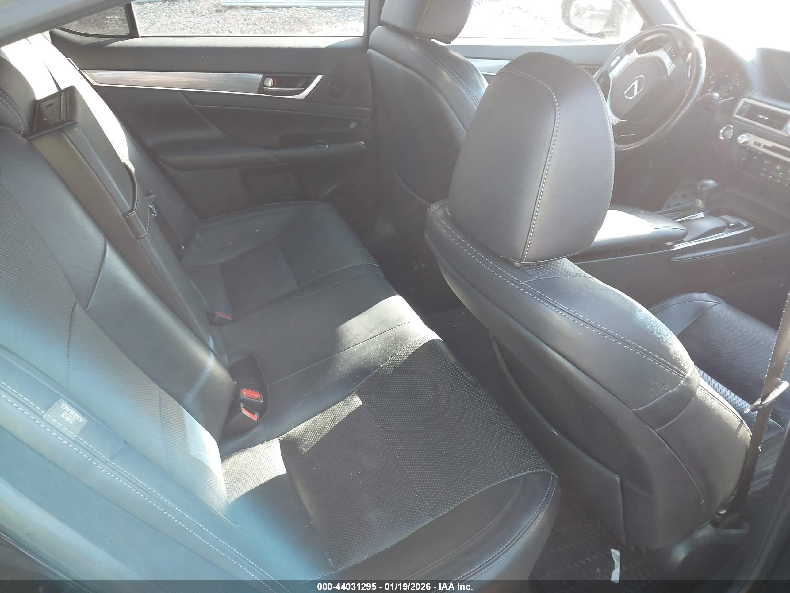 LEXUS GS image 8