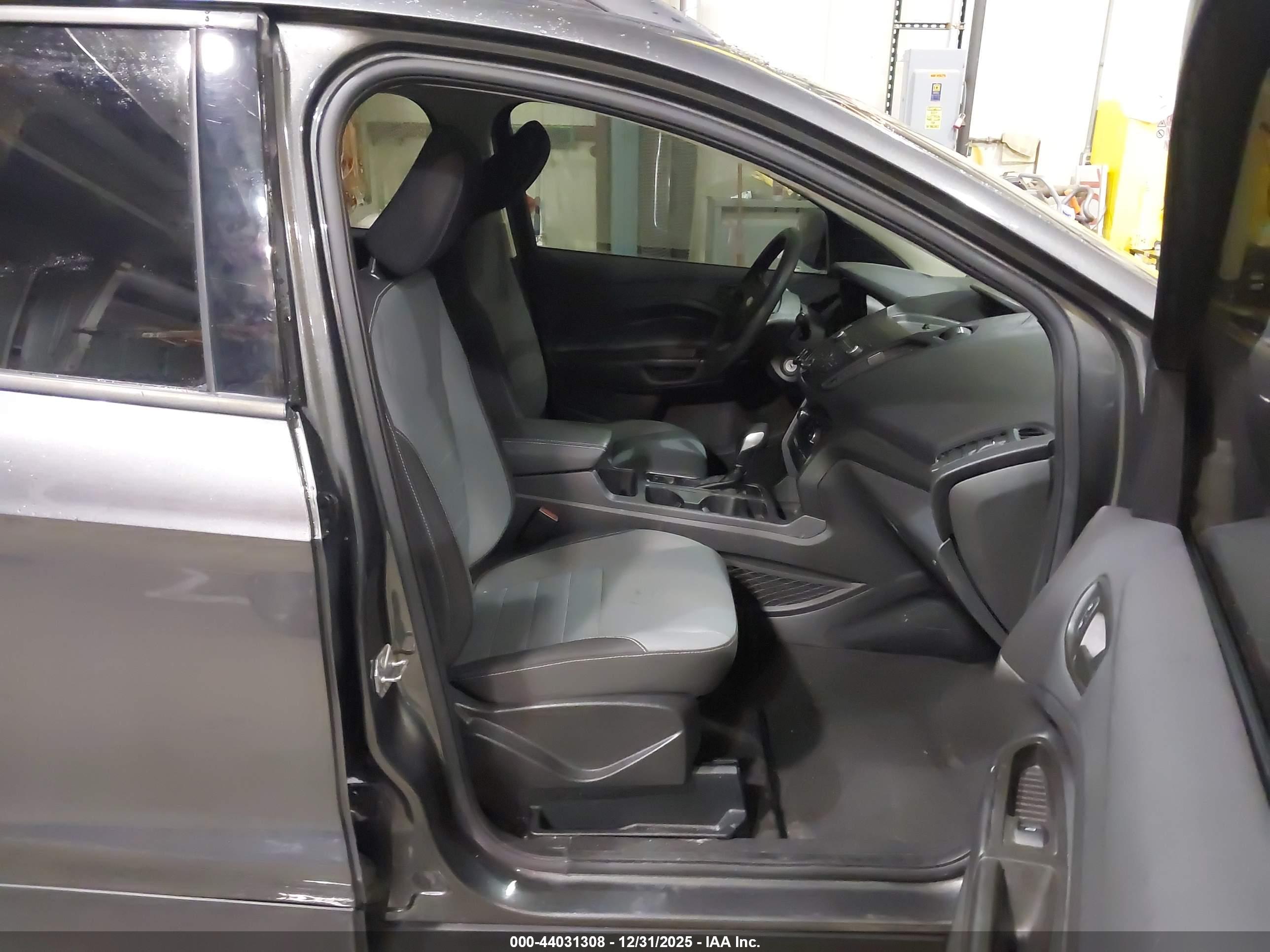 FORD ESCAPE image 5