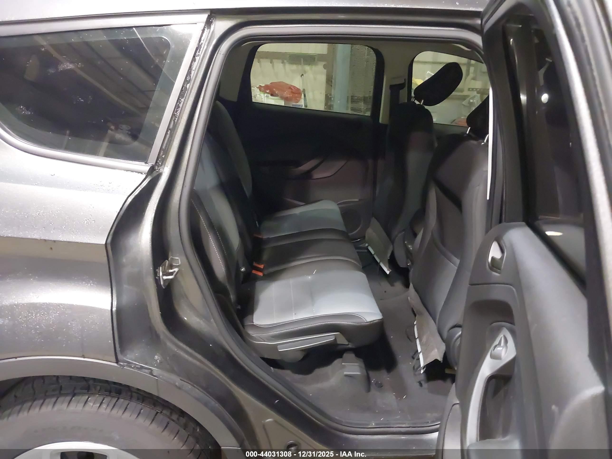 FORD ESCAPE image 8