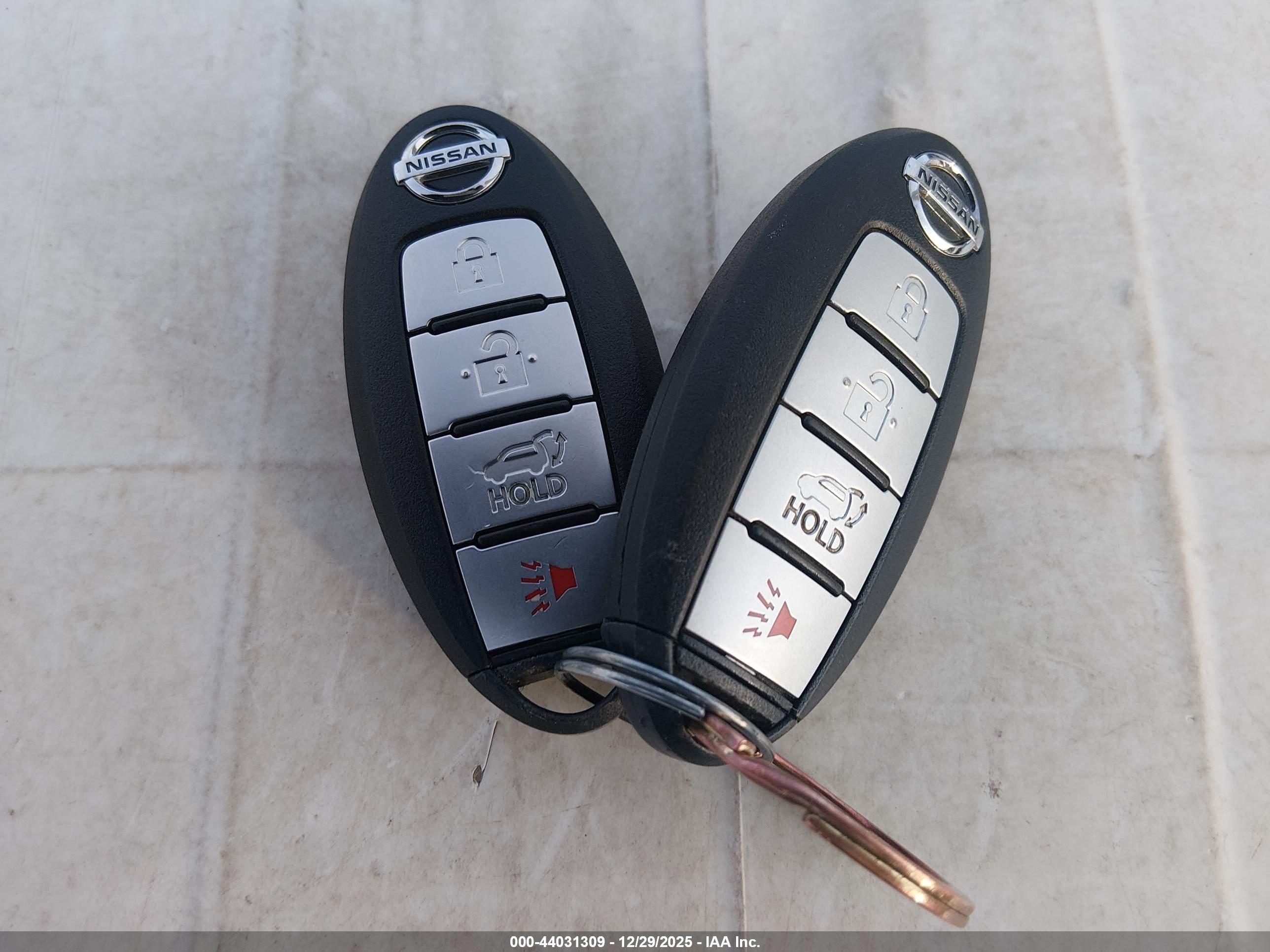 NISSAN ROGUE image 11