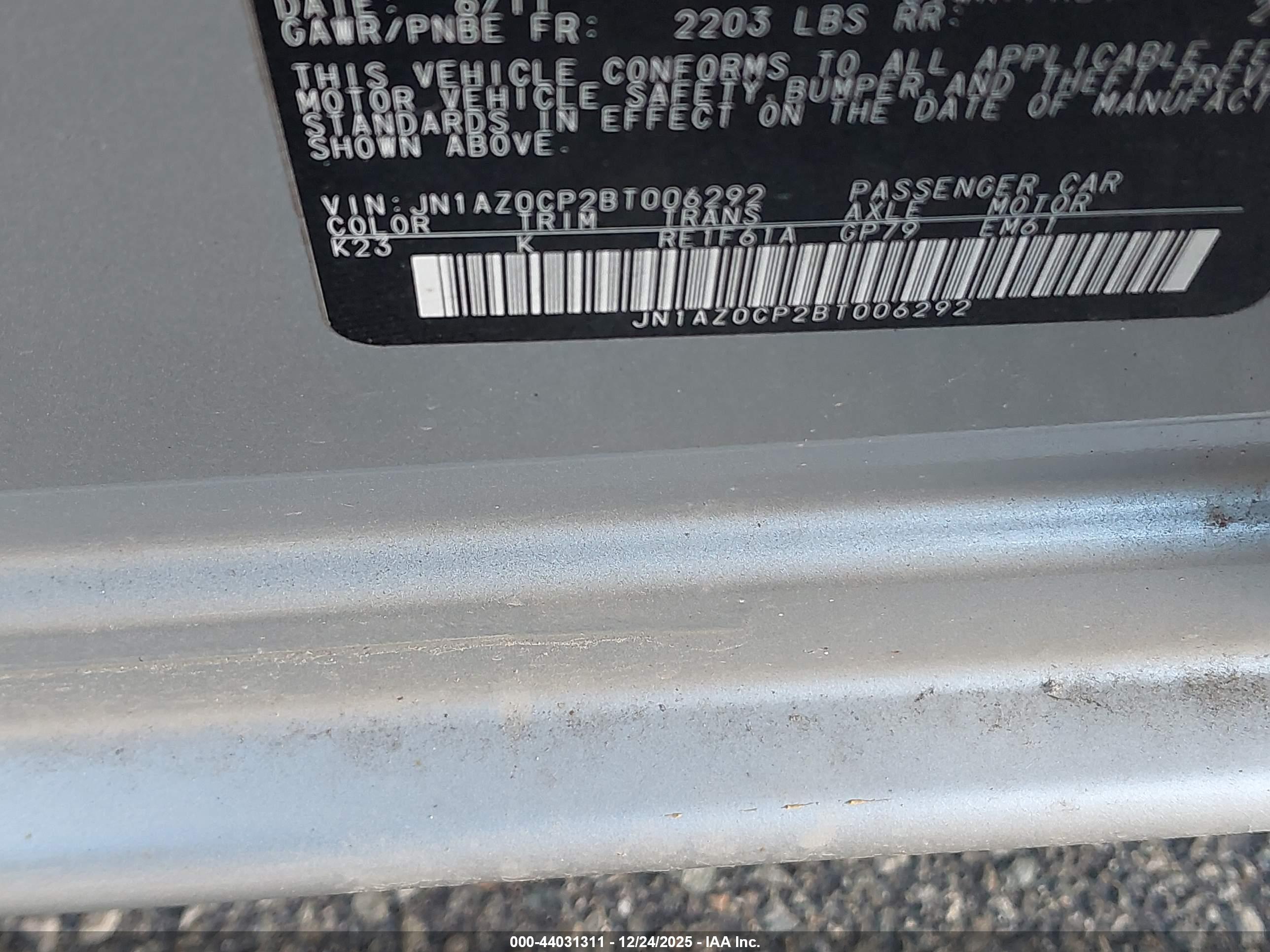 NISSAN LEAF image 9