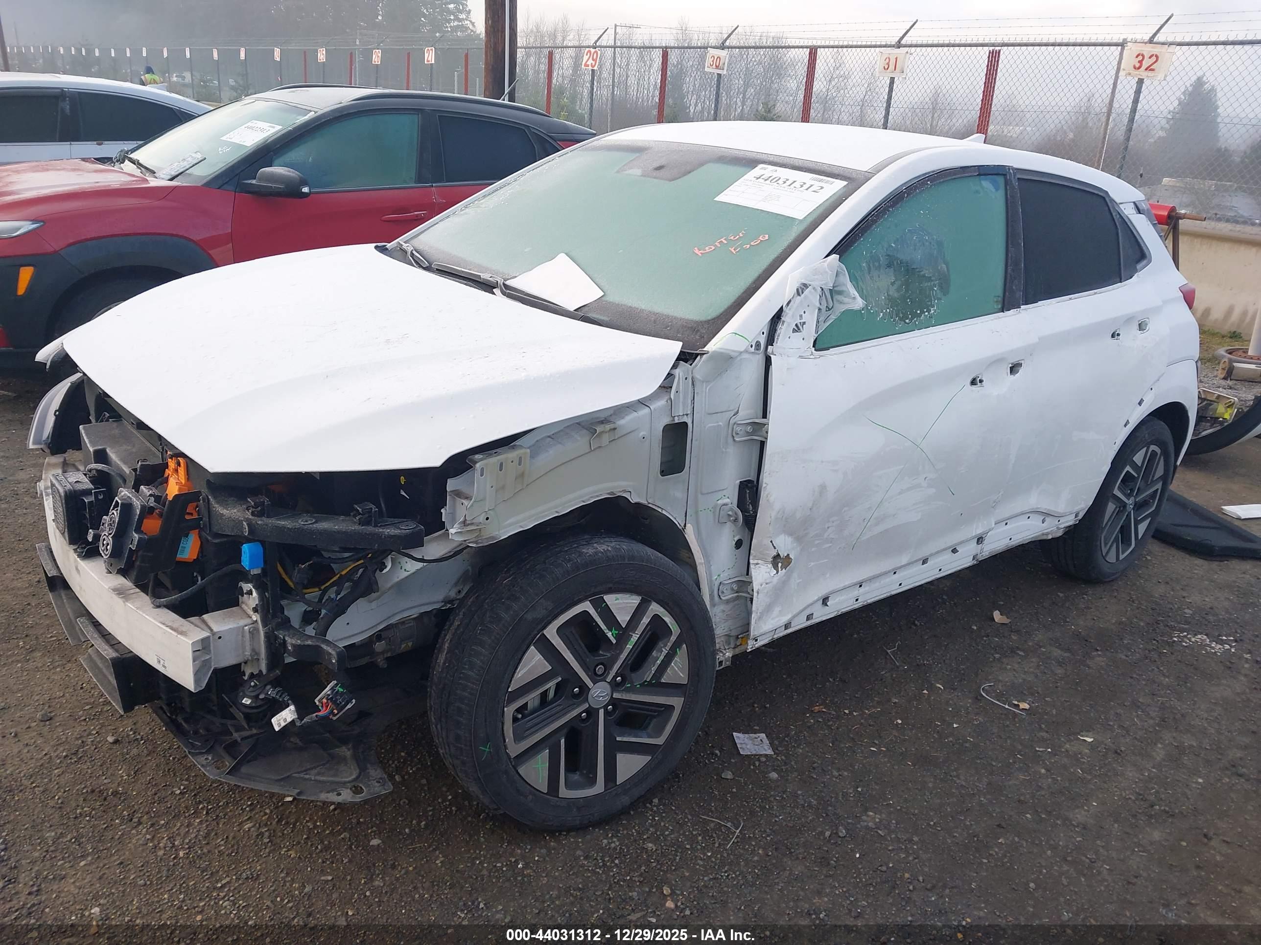 HYUNDAI KONA image 2
