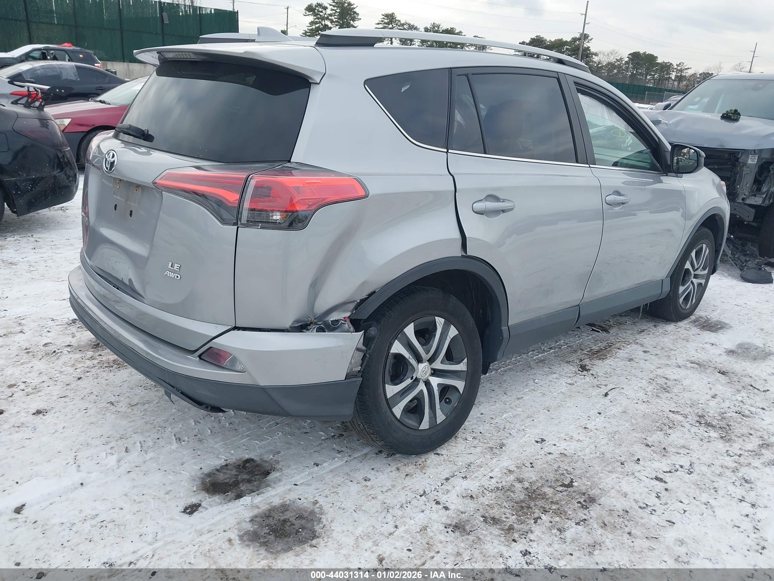 TOYOTA RAV4 image 4