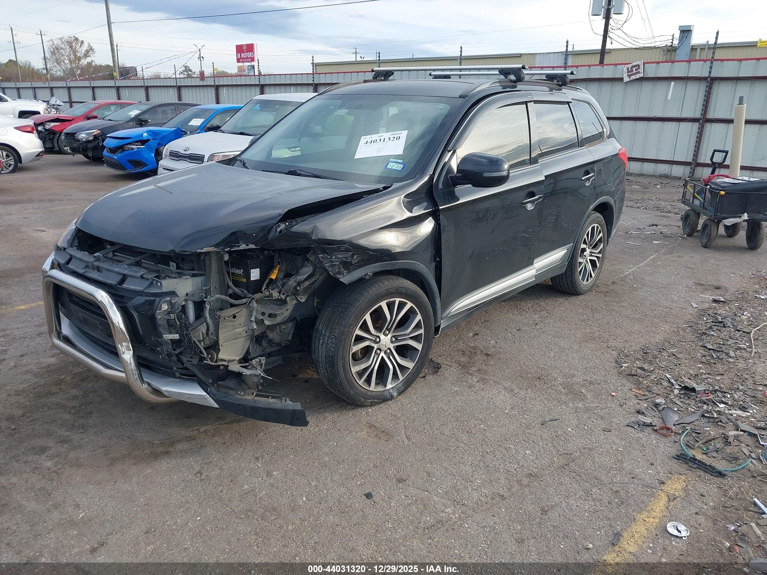 MITSUBISHI OUTLANDER image 2