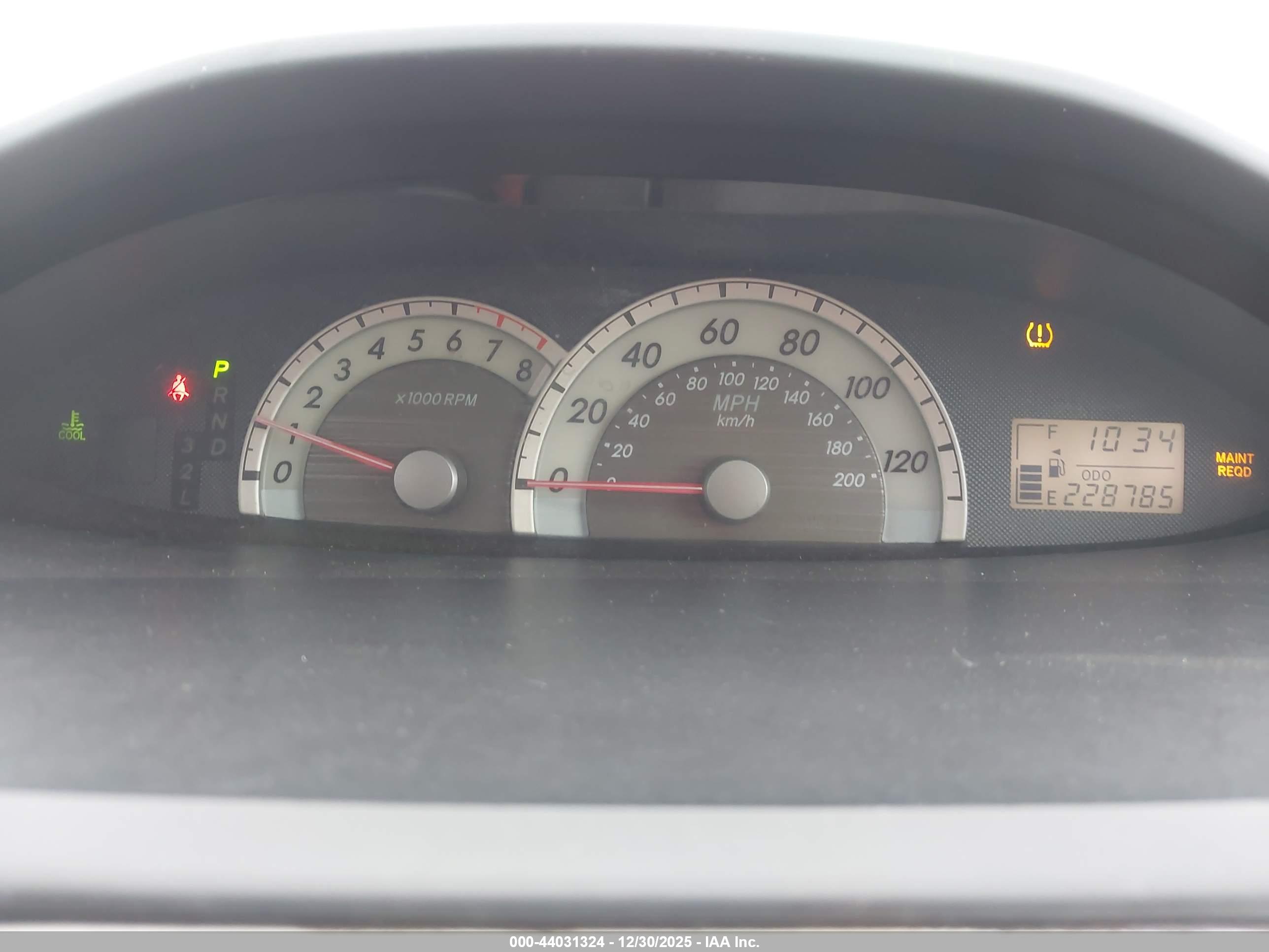 TOYOTA YARIS image 7