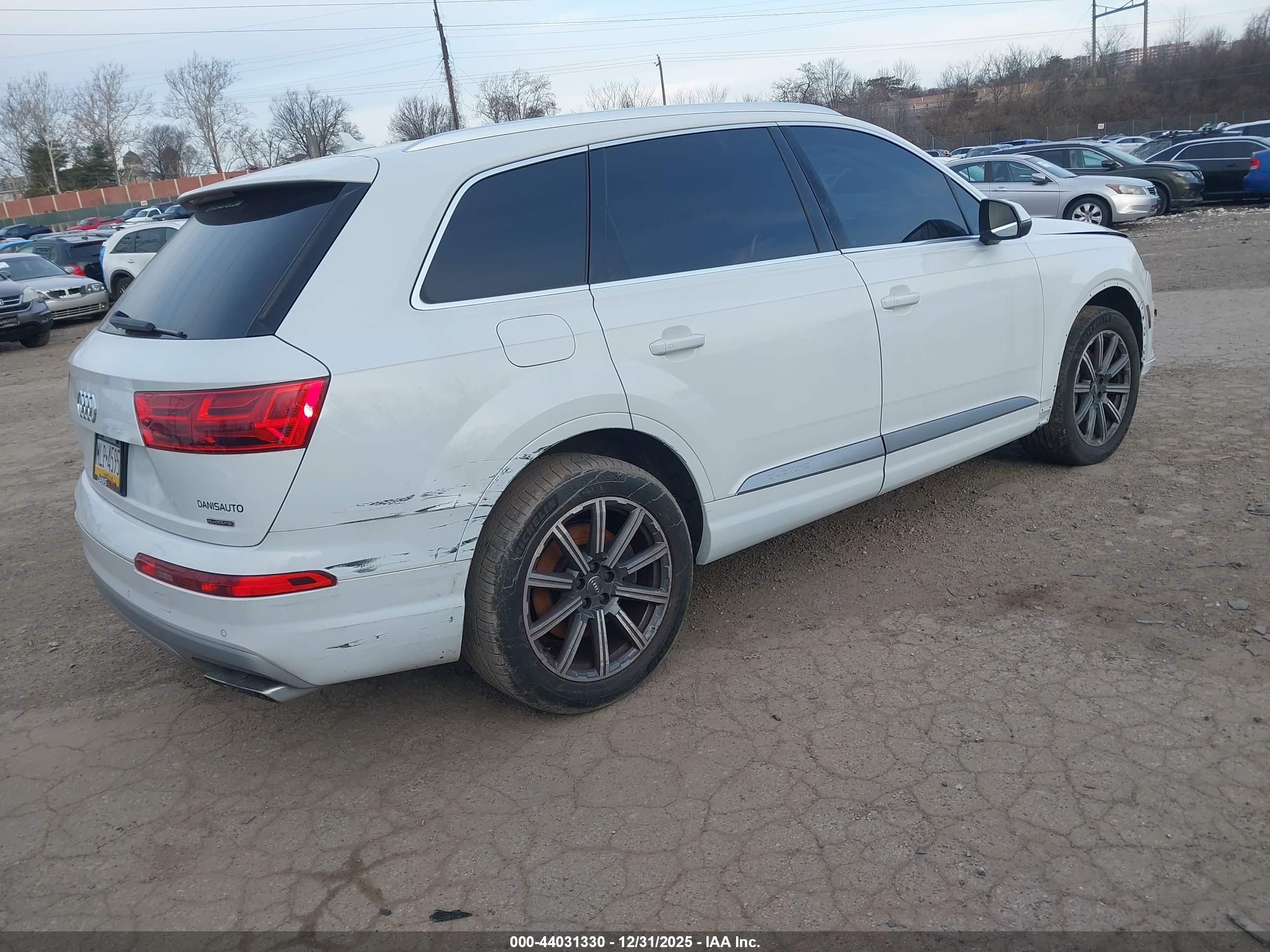 AUDI Q7 image 4