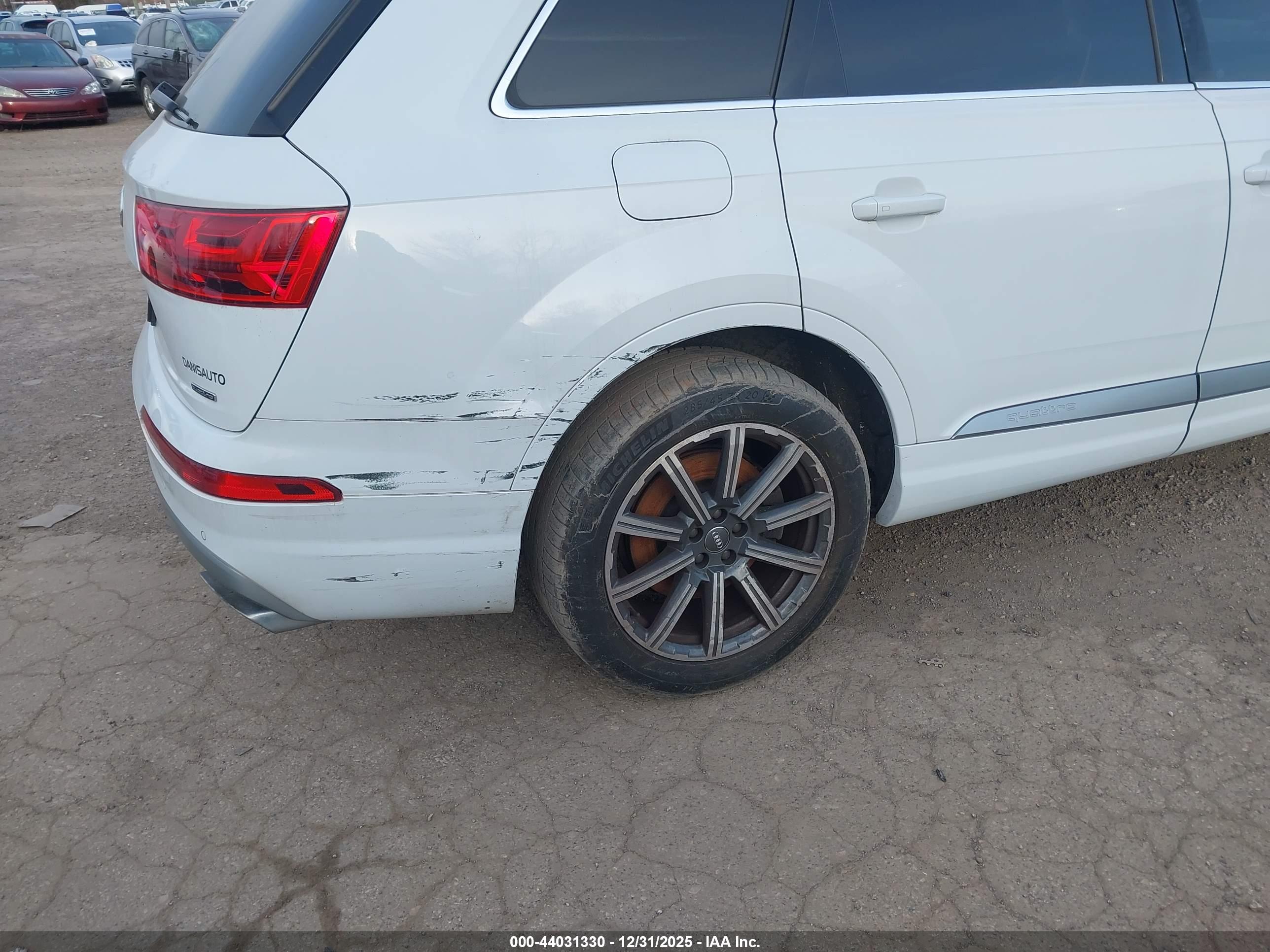AUDI Q7 image 6