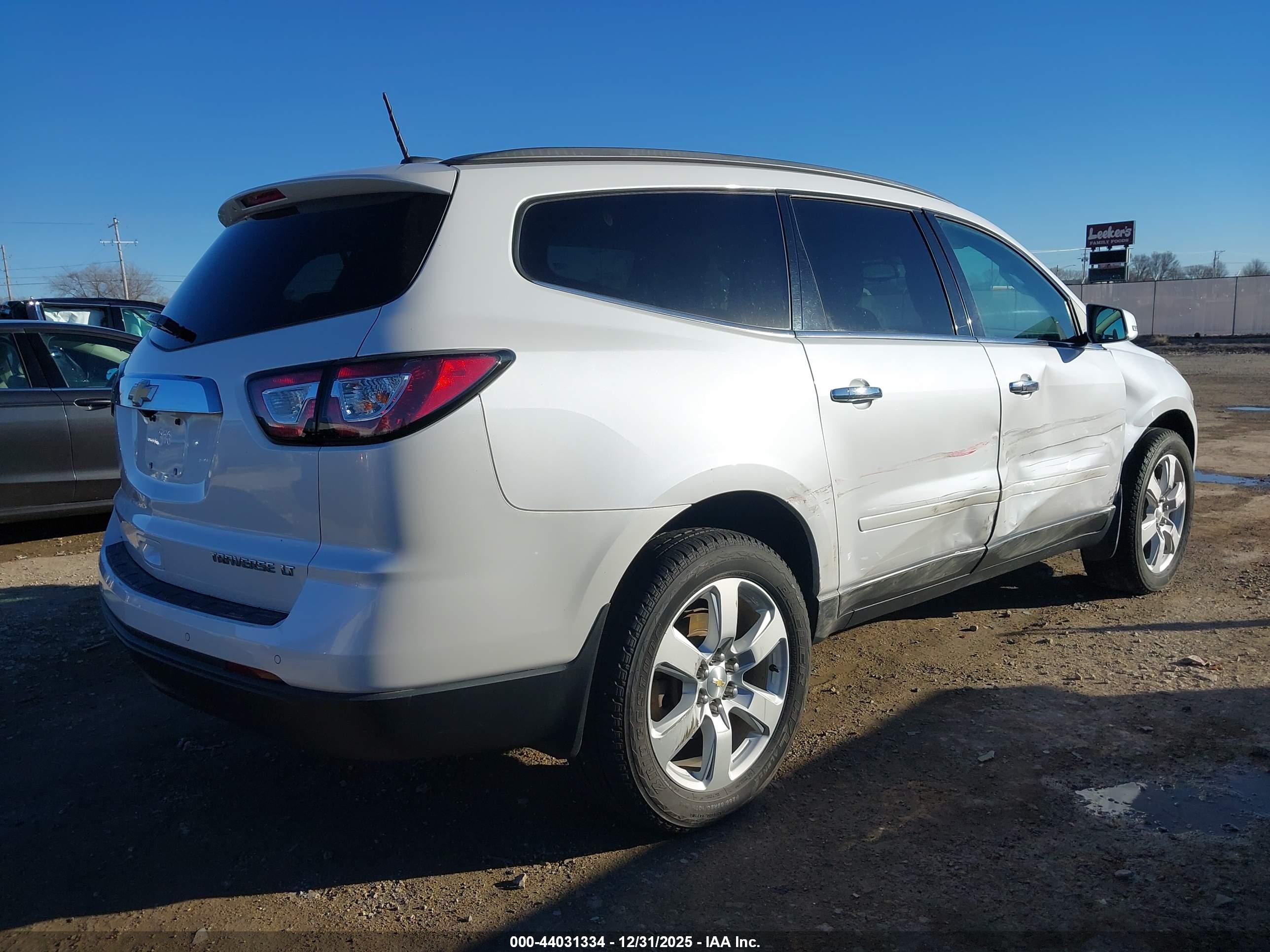CHEVROLET TRAVERSE image 4