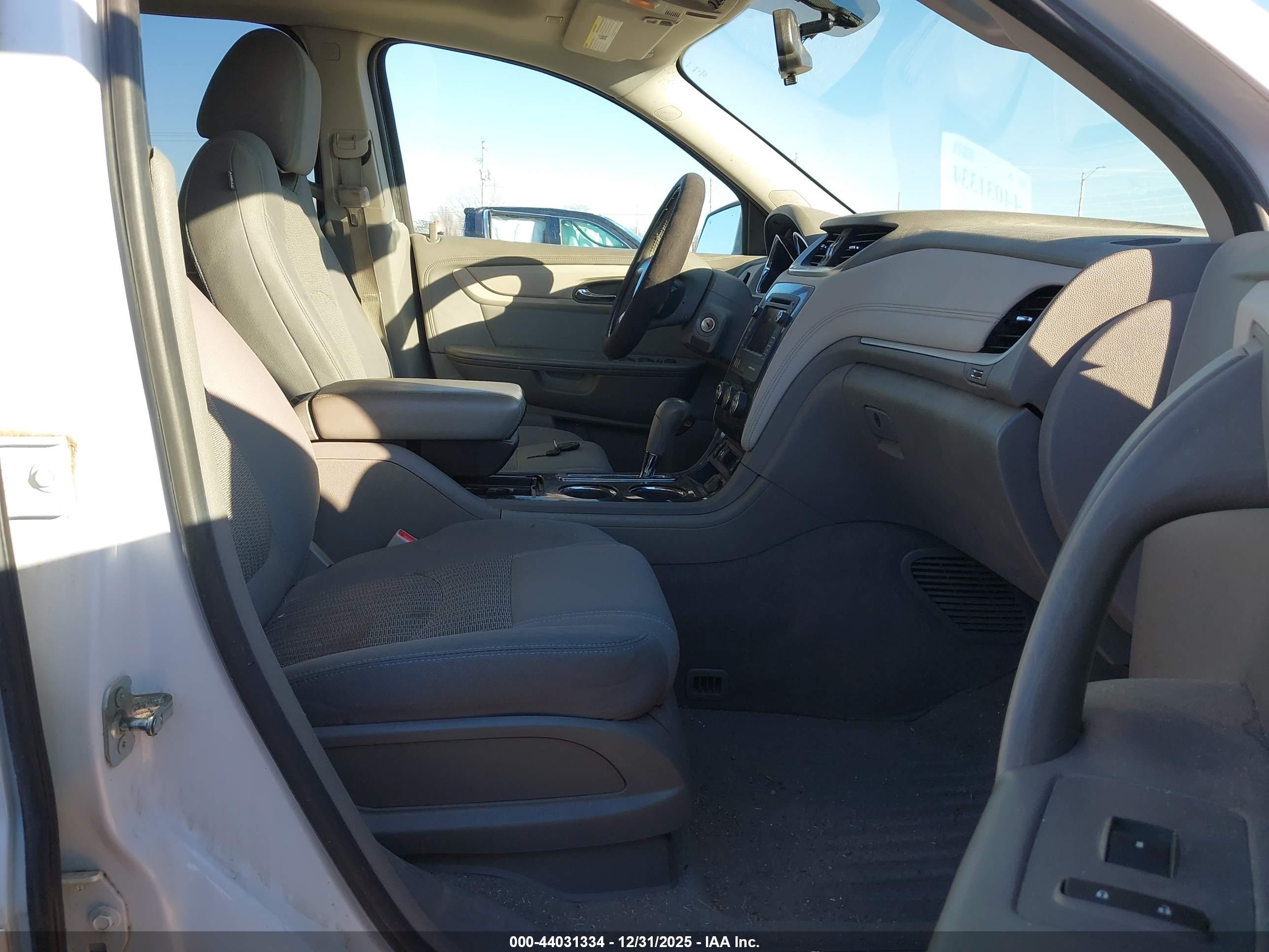 CHEVROLET TRAVERSE image 5