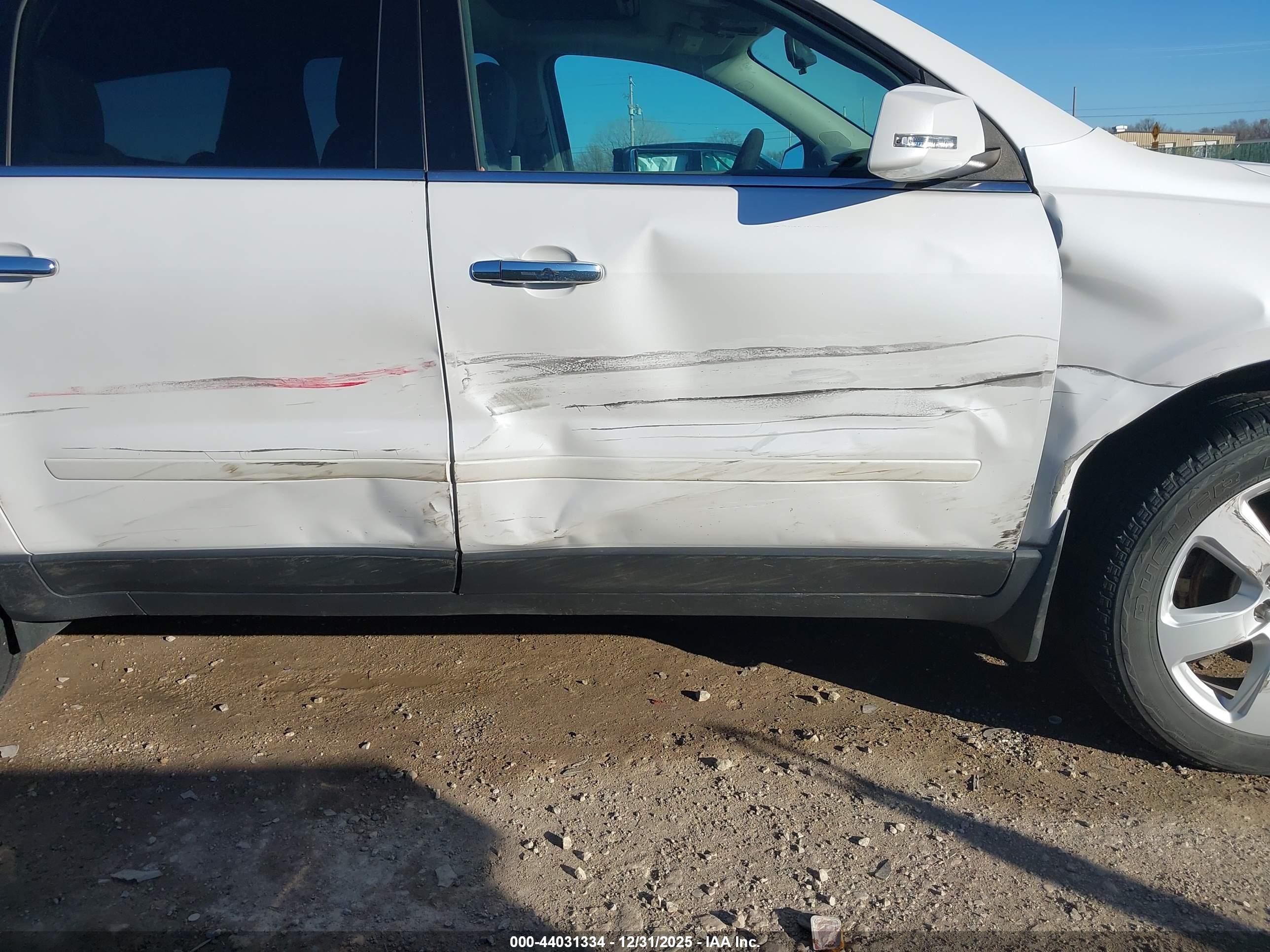 CHEVROLET TRAVERSE image 6