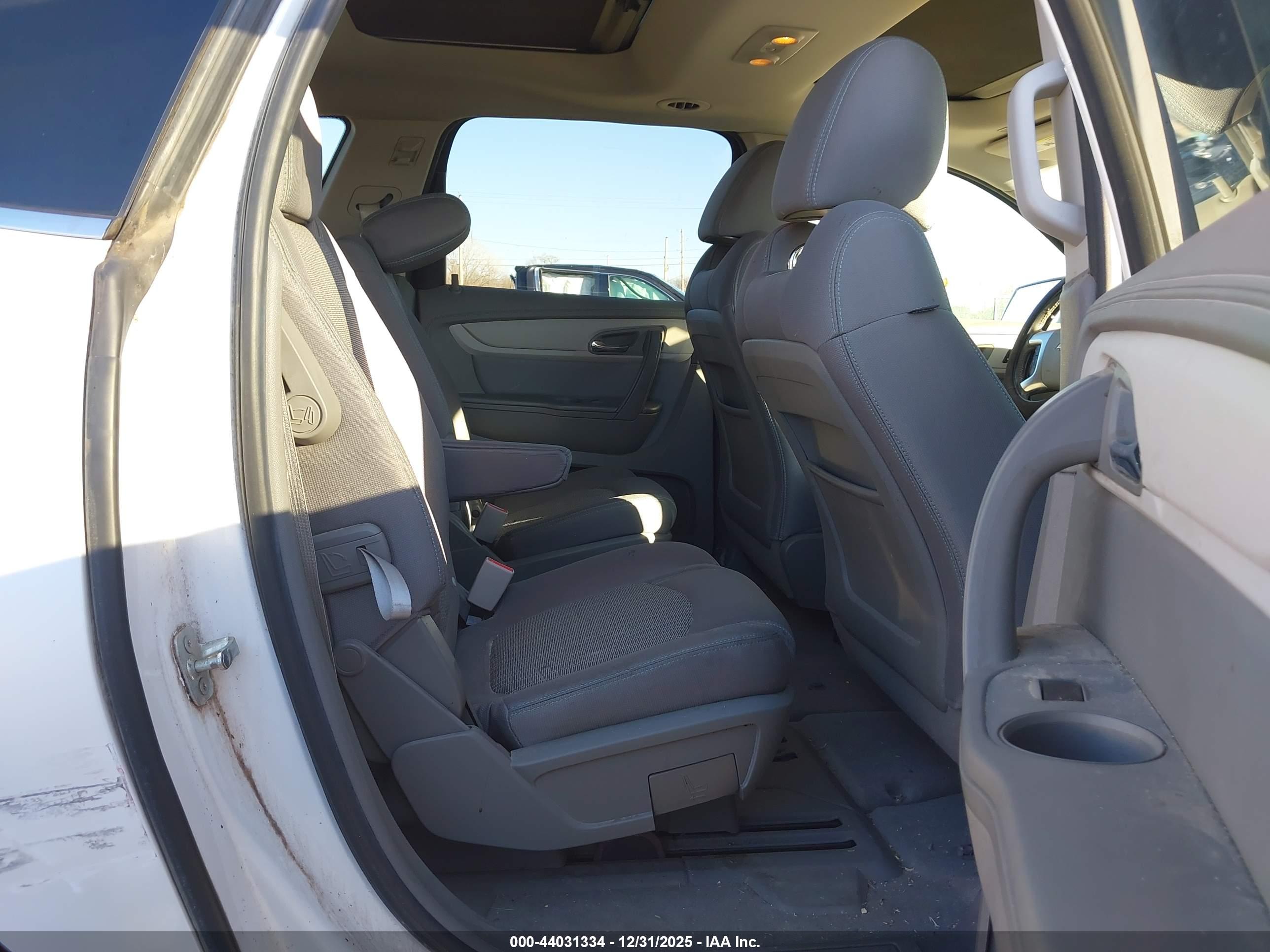 CHEVROLET TRAVERSE image 8