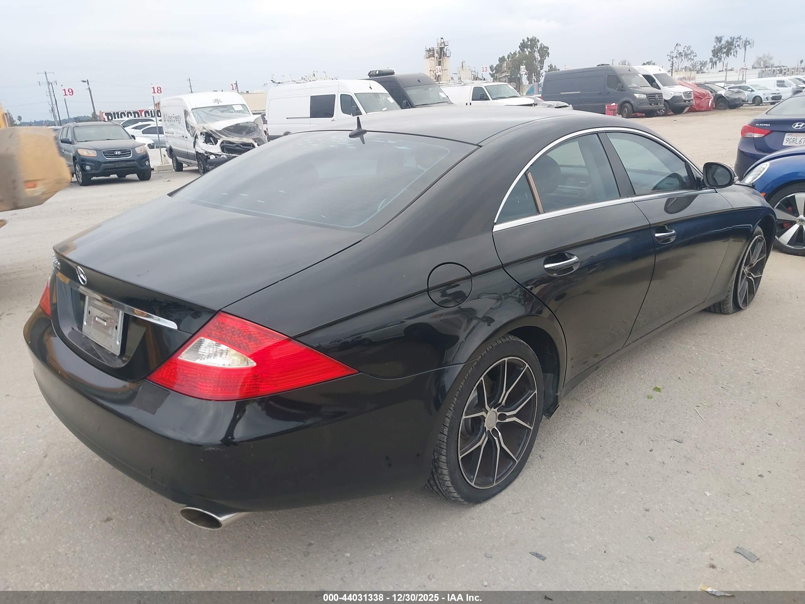 MERCEDES-BENZ CLS image 4