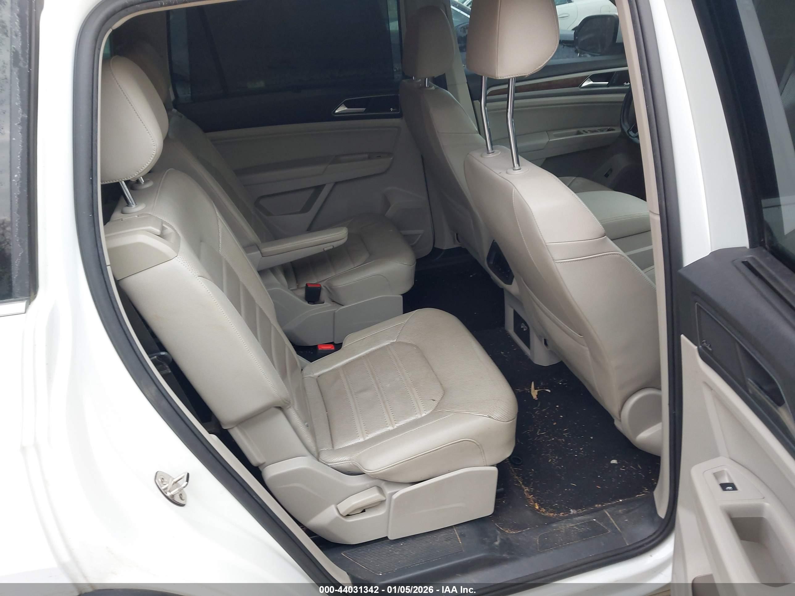 VOLKSWAGEN ATLAS image 8
