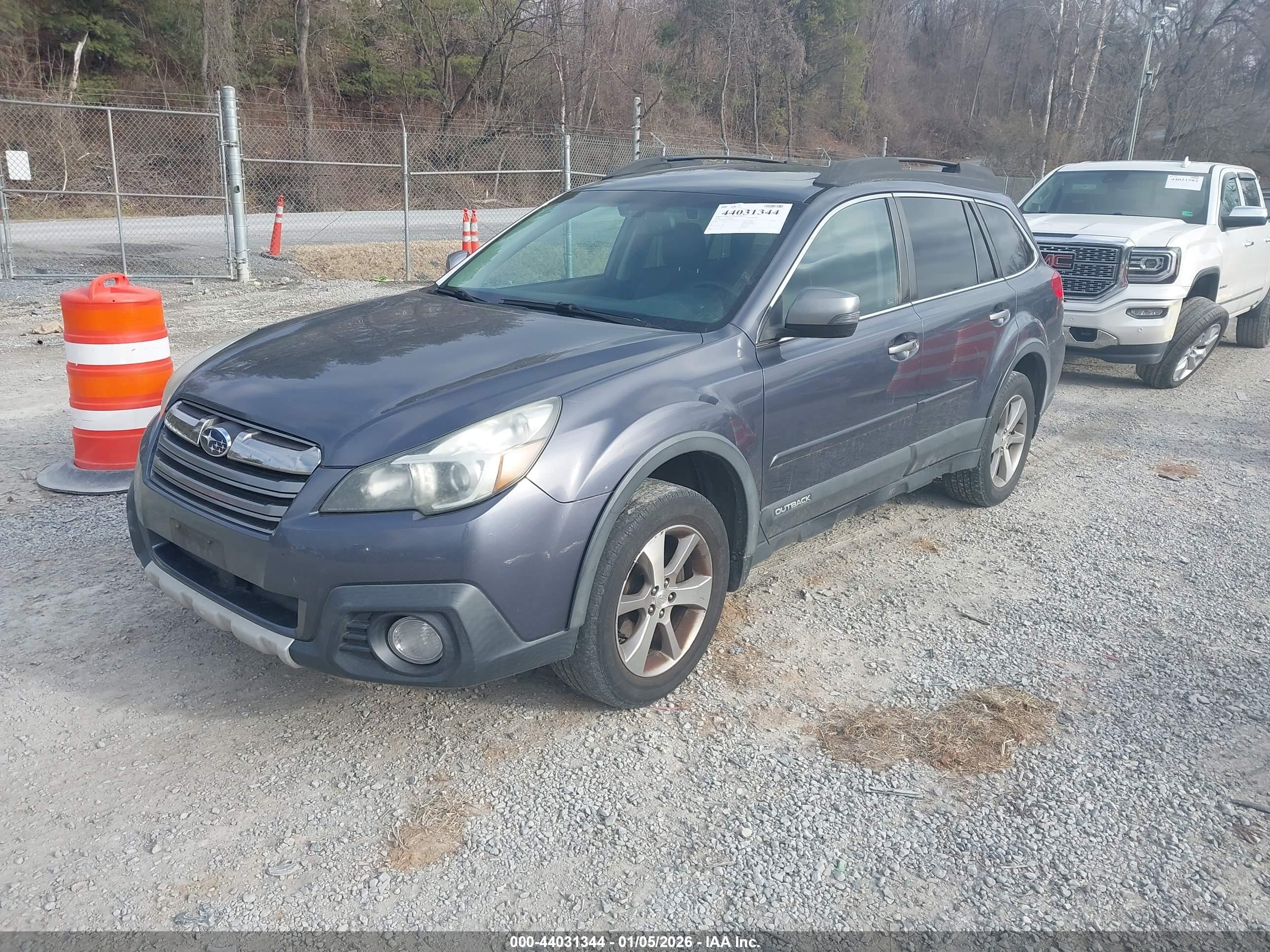 SUBARU OUTBACK image 2