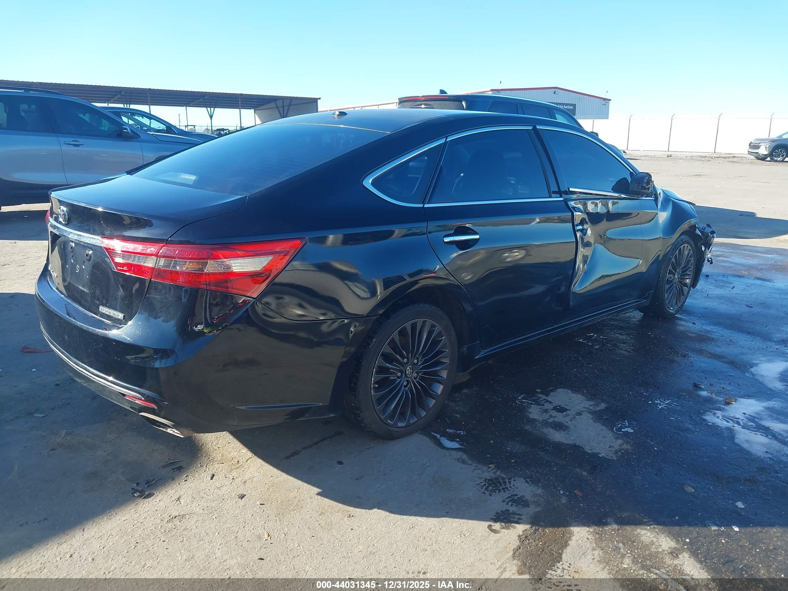 TOYOTA AVALON image 4