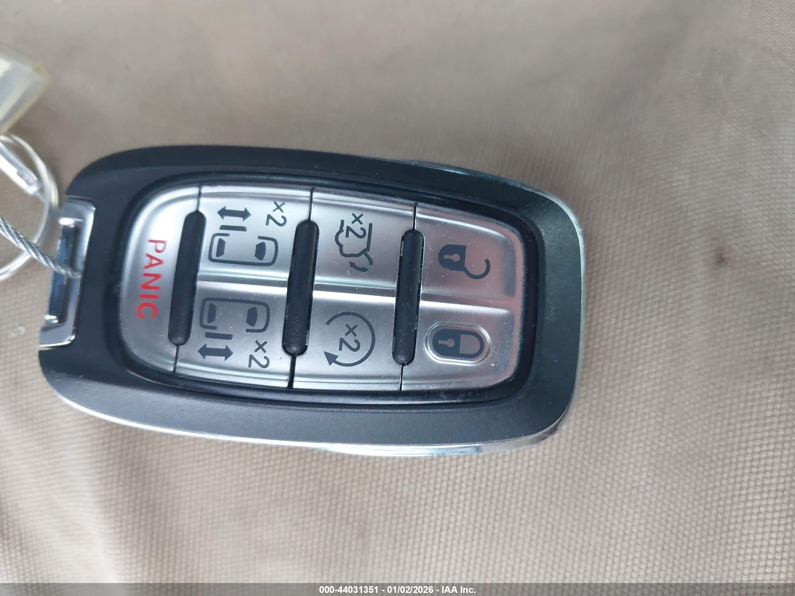 CHRYSLER PACIFICA image 11