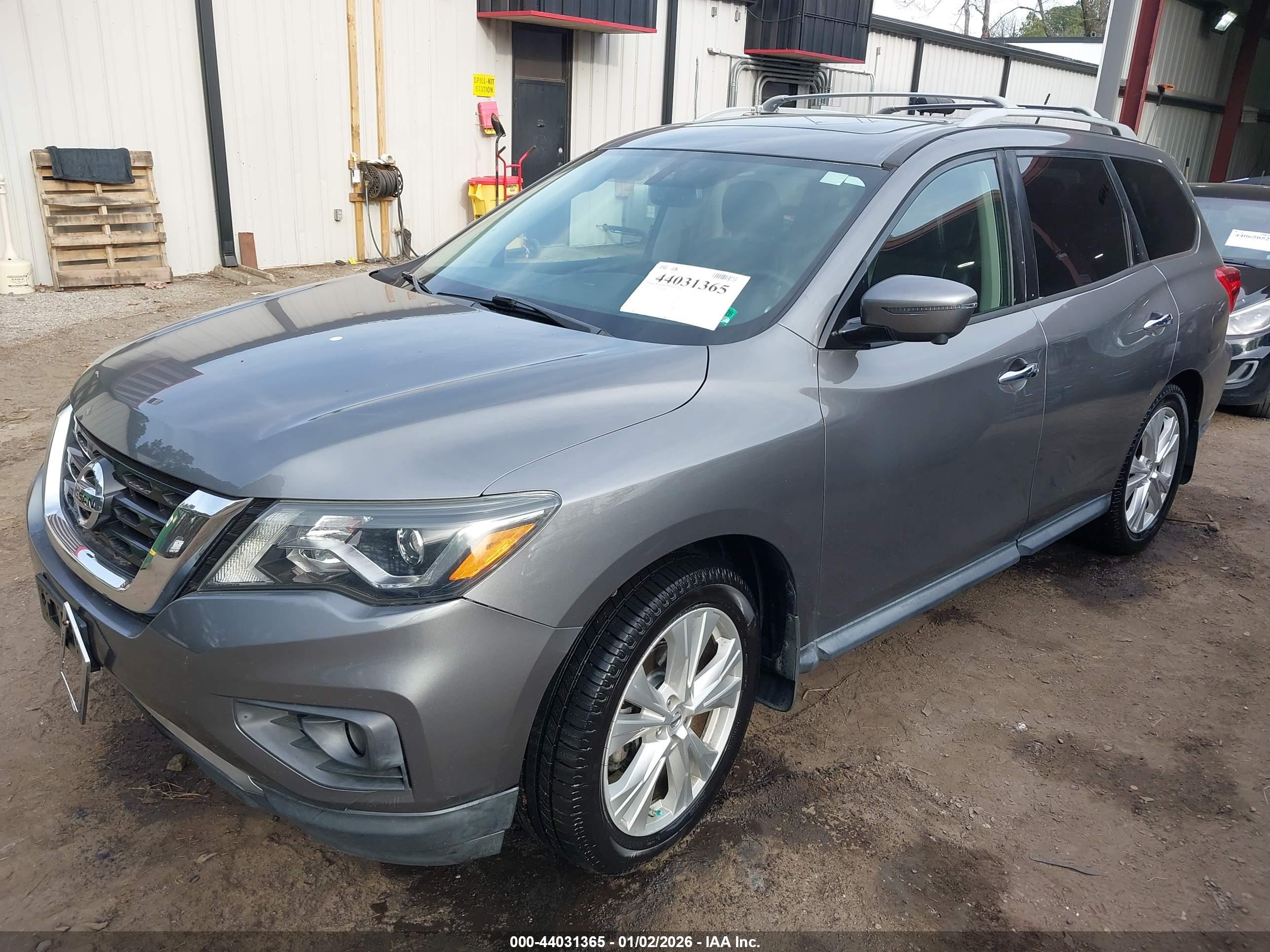 NISSAN PATHFINDER image 2