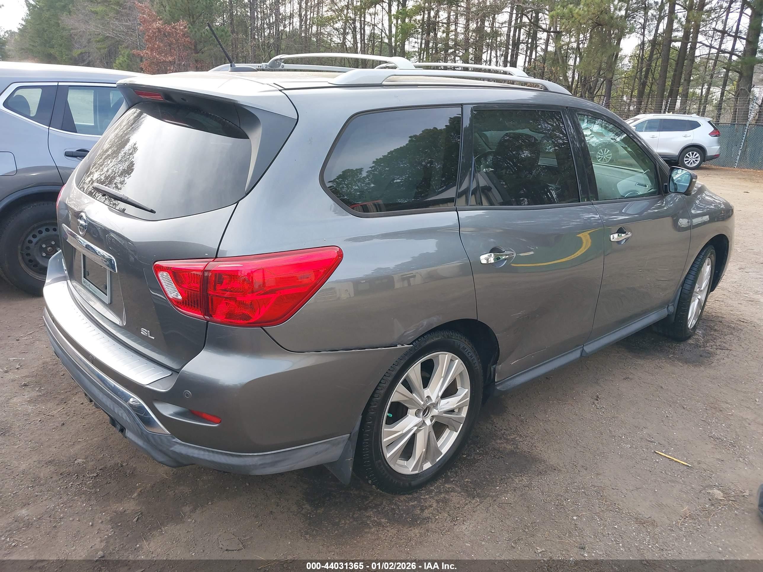 NISSAN PATHFINDER image 4
