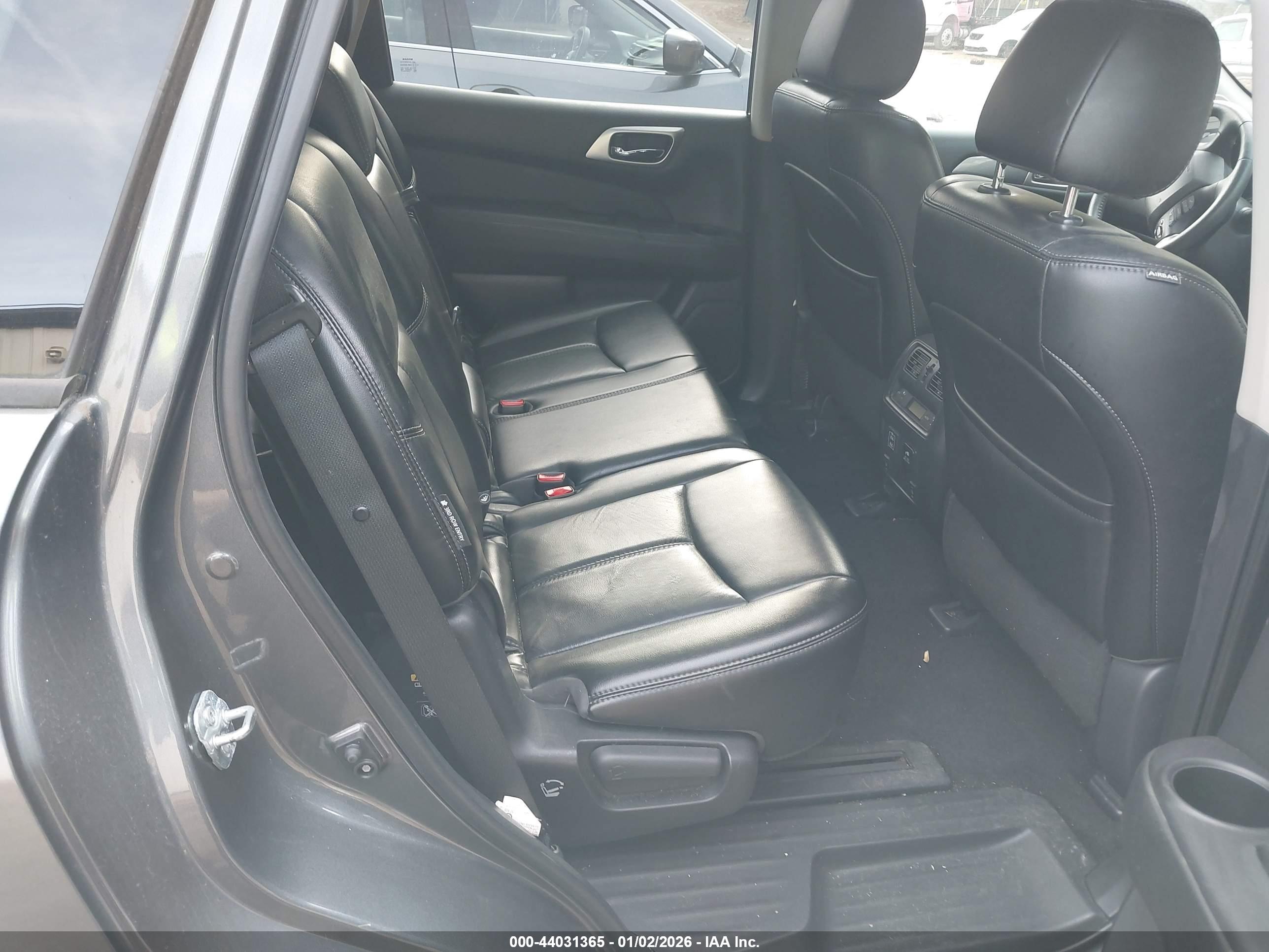 NISSAN PATHFINDER image 8
