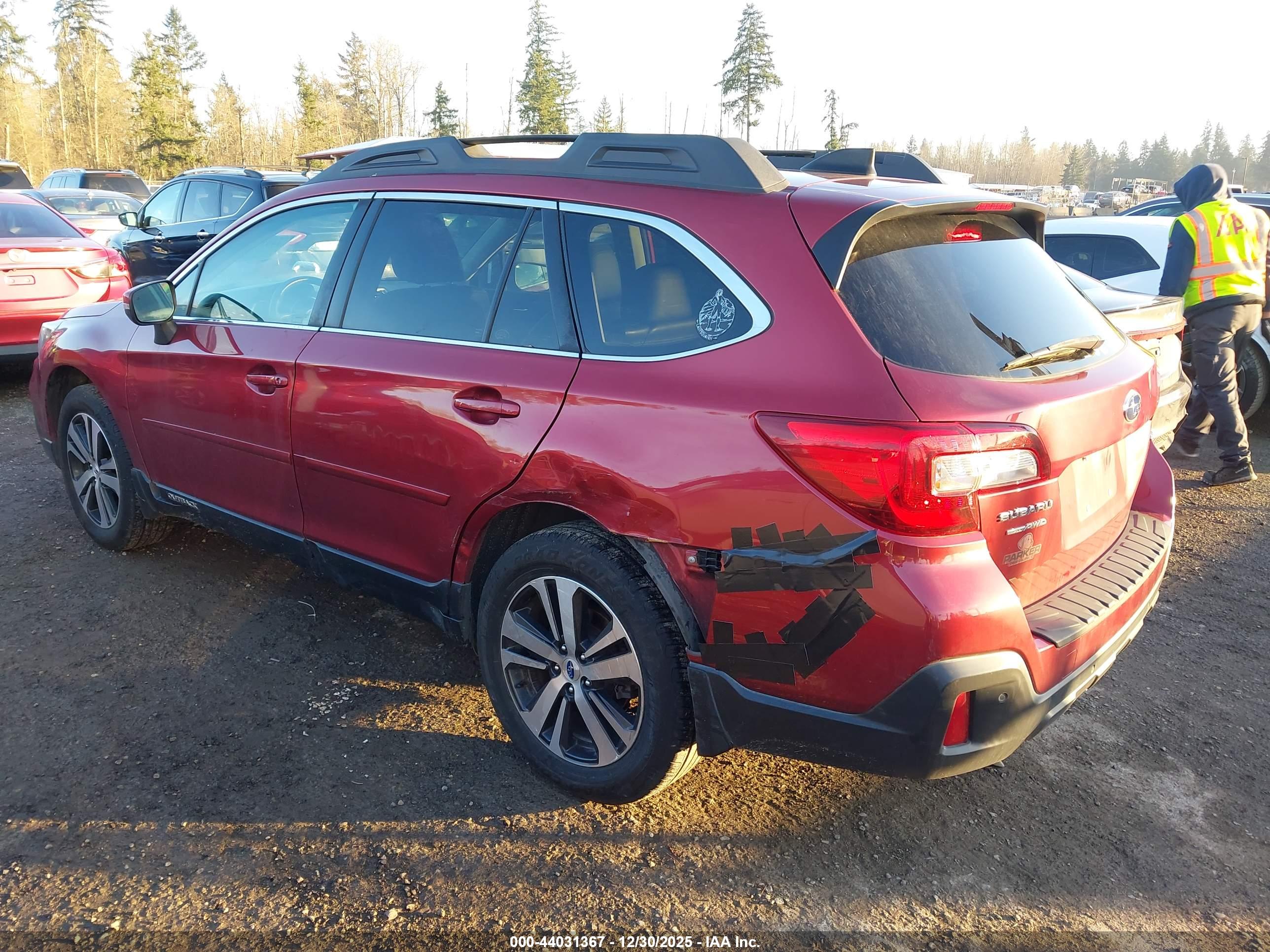 SUBARU OUTBACK image 3