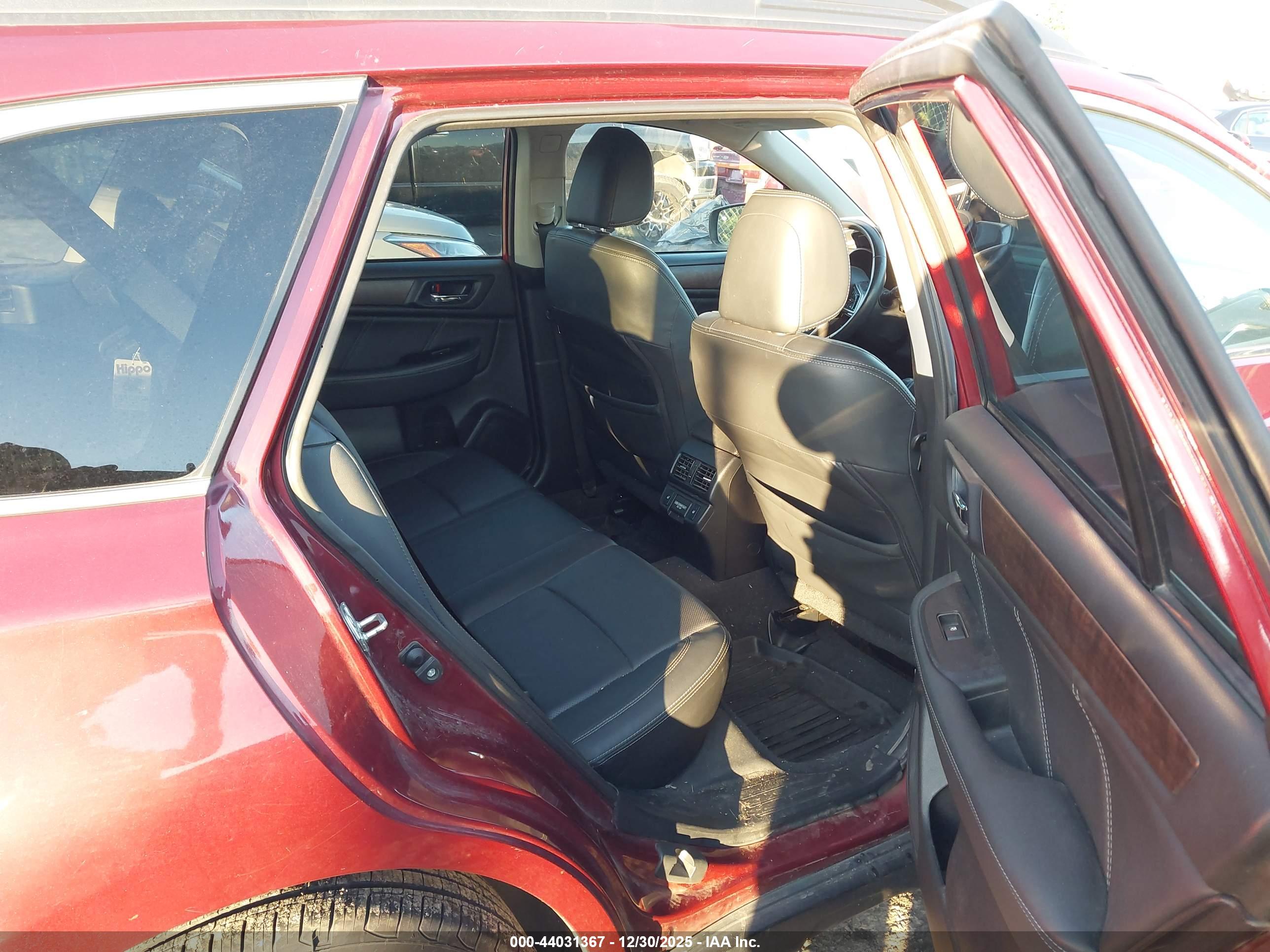 SUBARU OUTBACK image 8