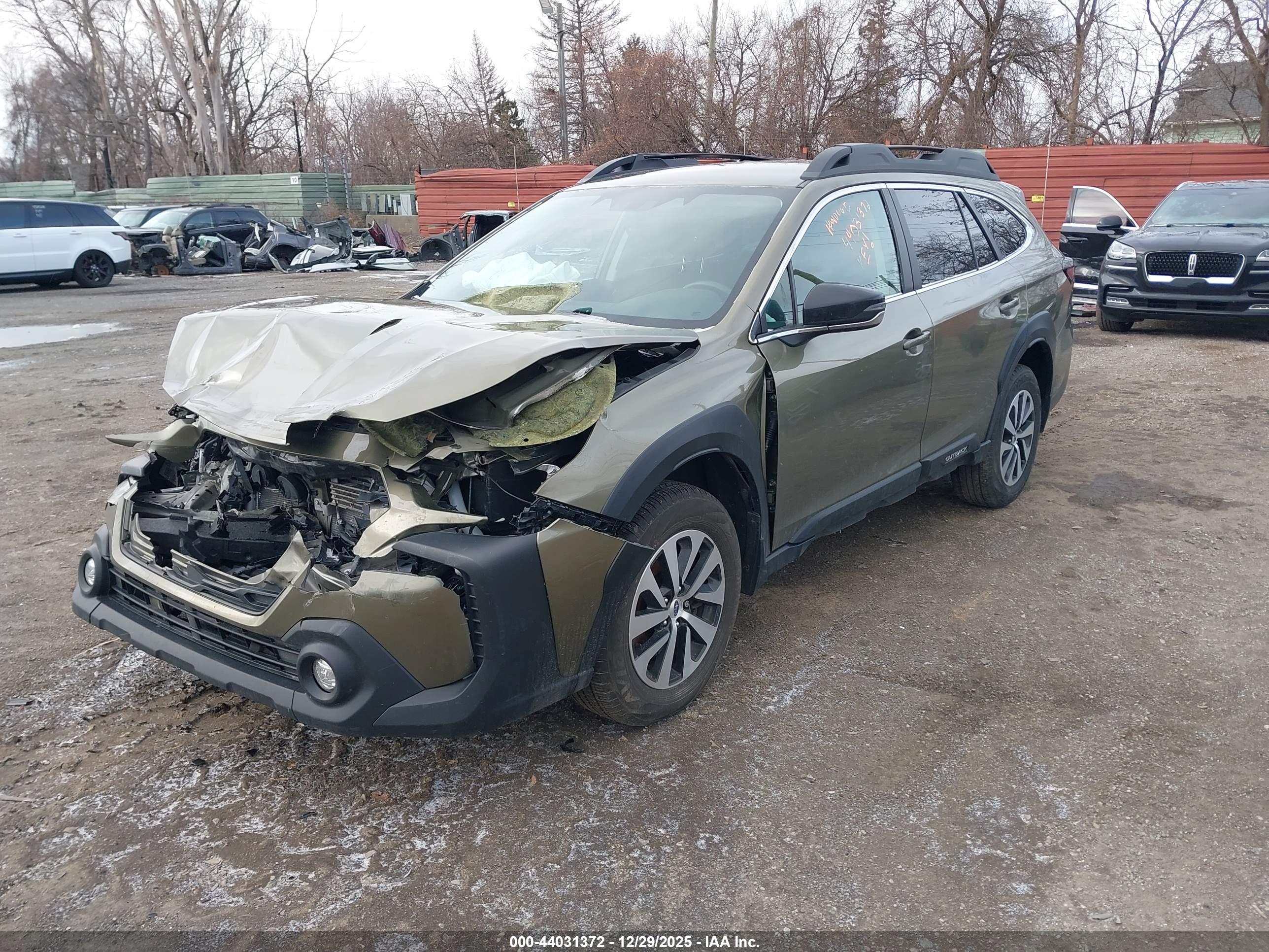SUBARU OUTBACK image 2