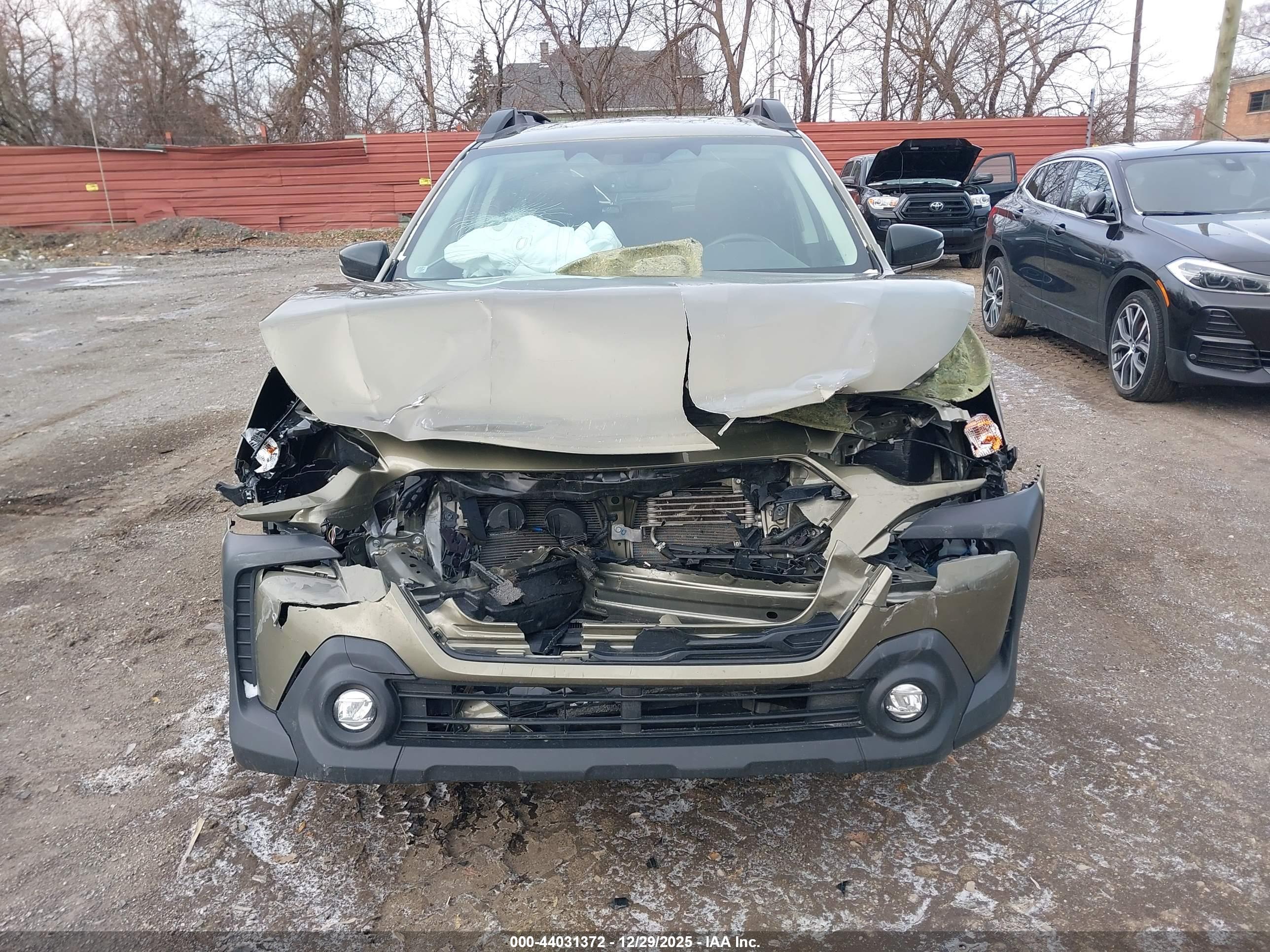 SUBARU OUTBACK image 6