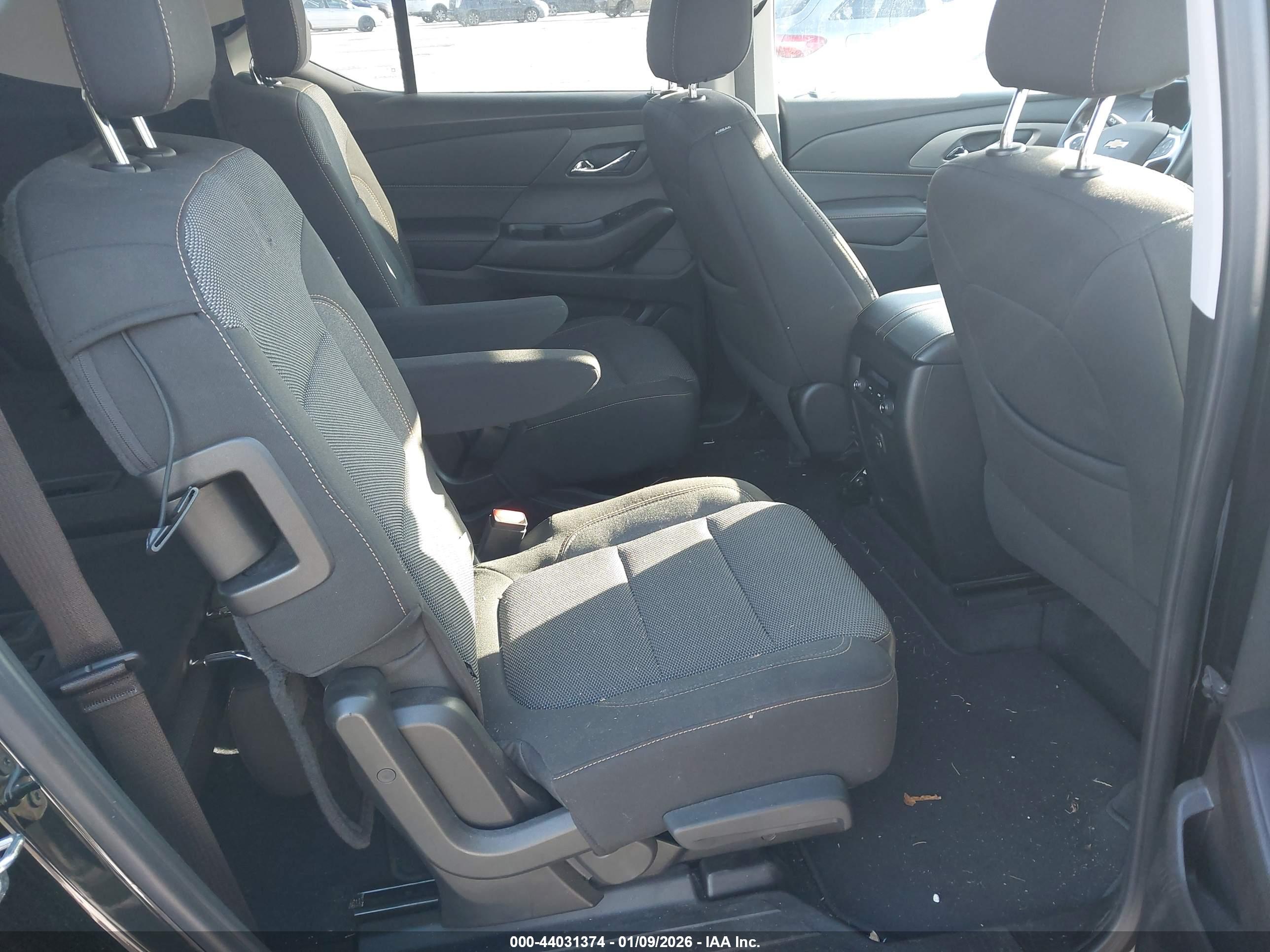CHEVROLET TRAVERSE image 8