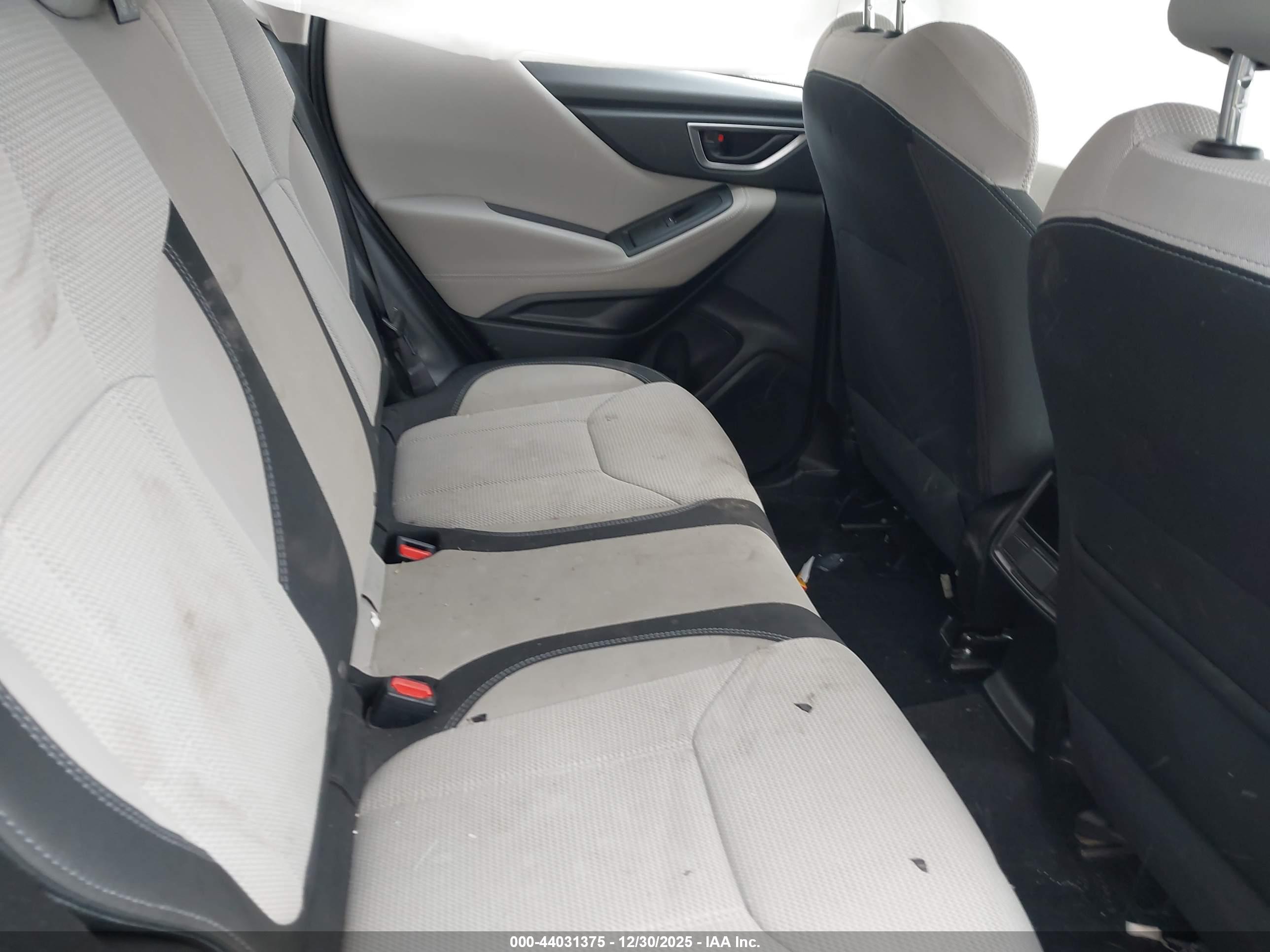 SUBARU FORESTER image 8