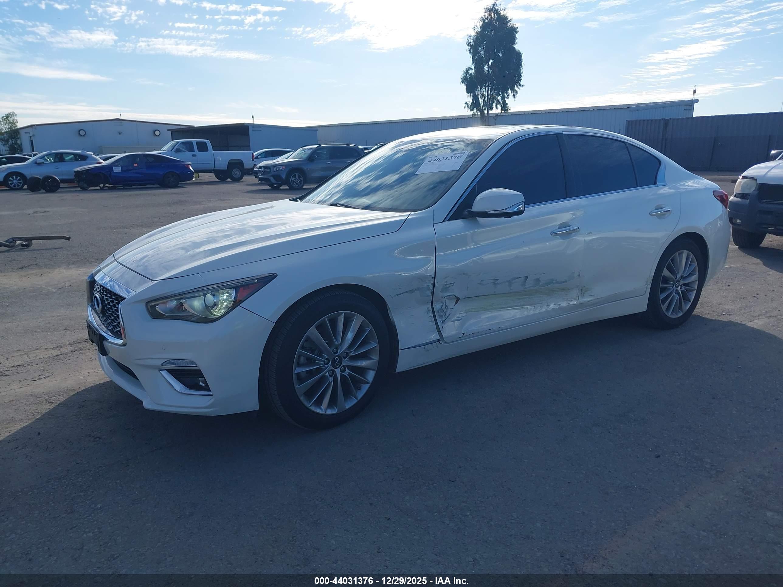 INFINITI Q50 image 2