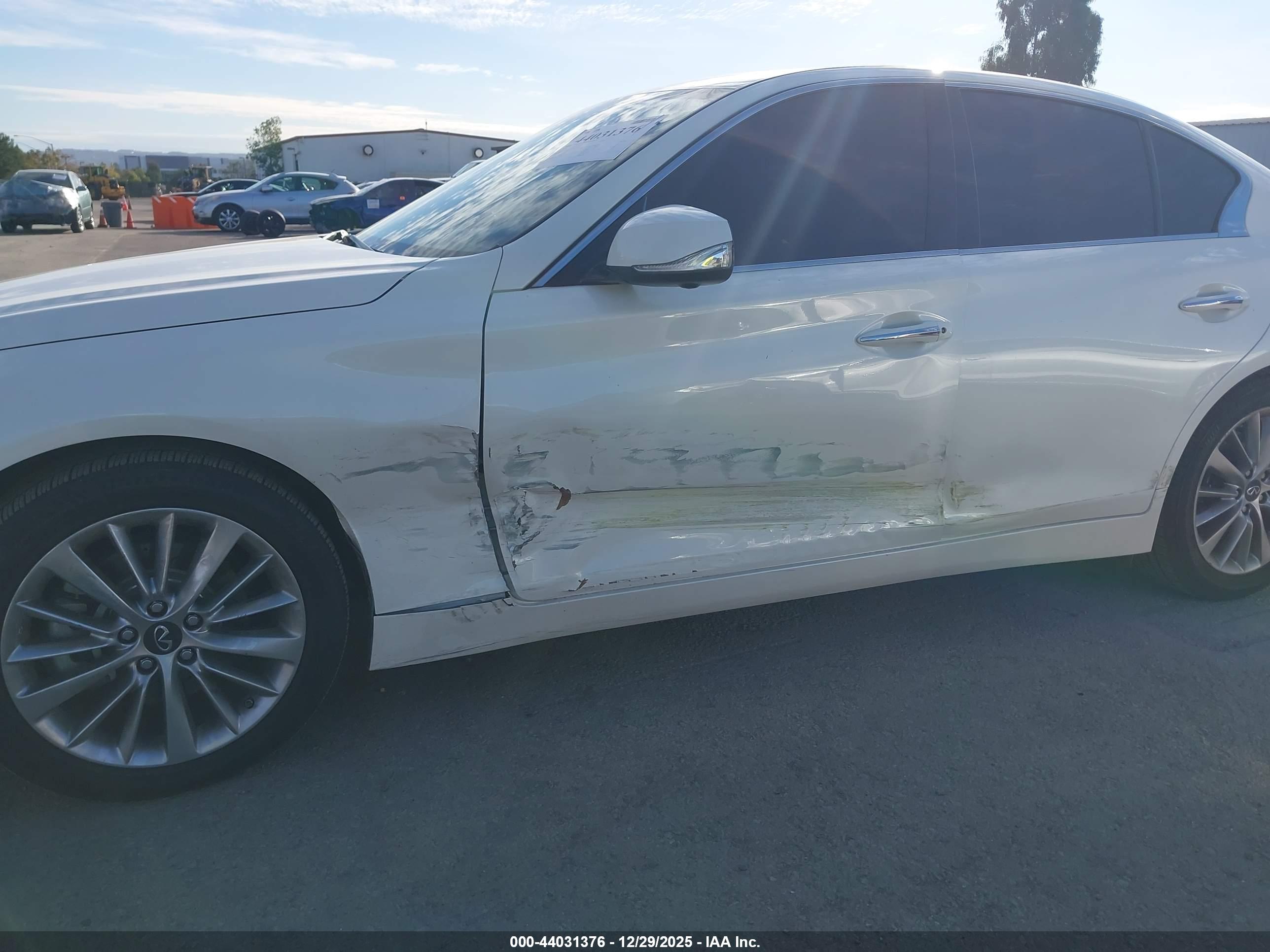 INFINITI Q50 image 6