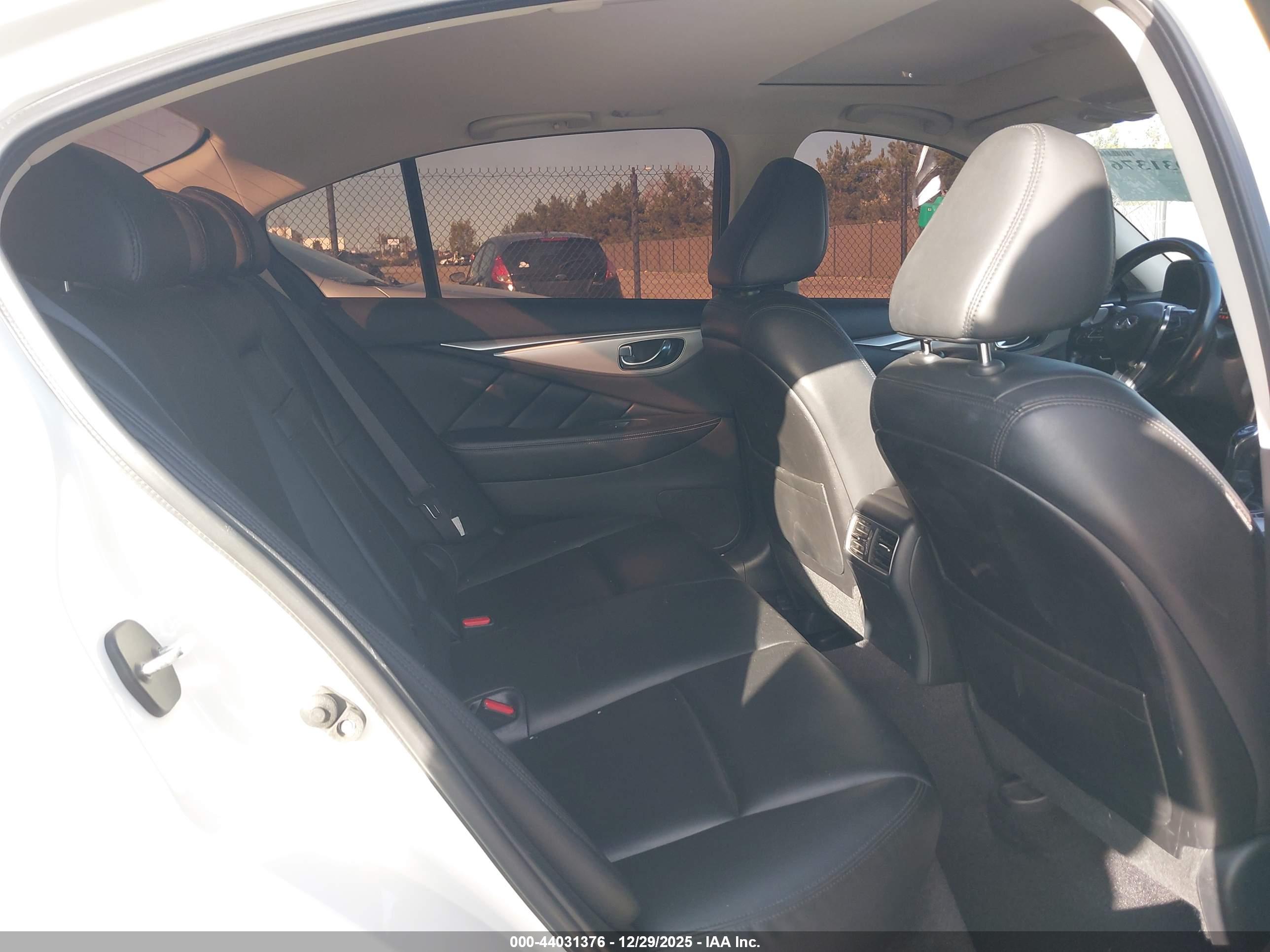 INFINITI Q50 image 8