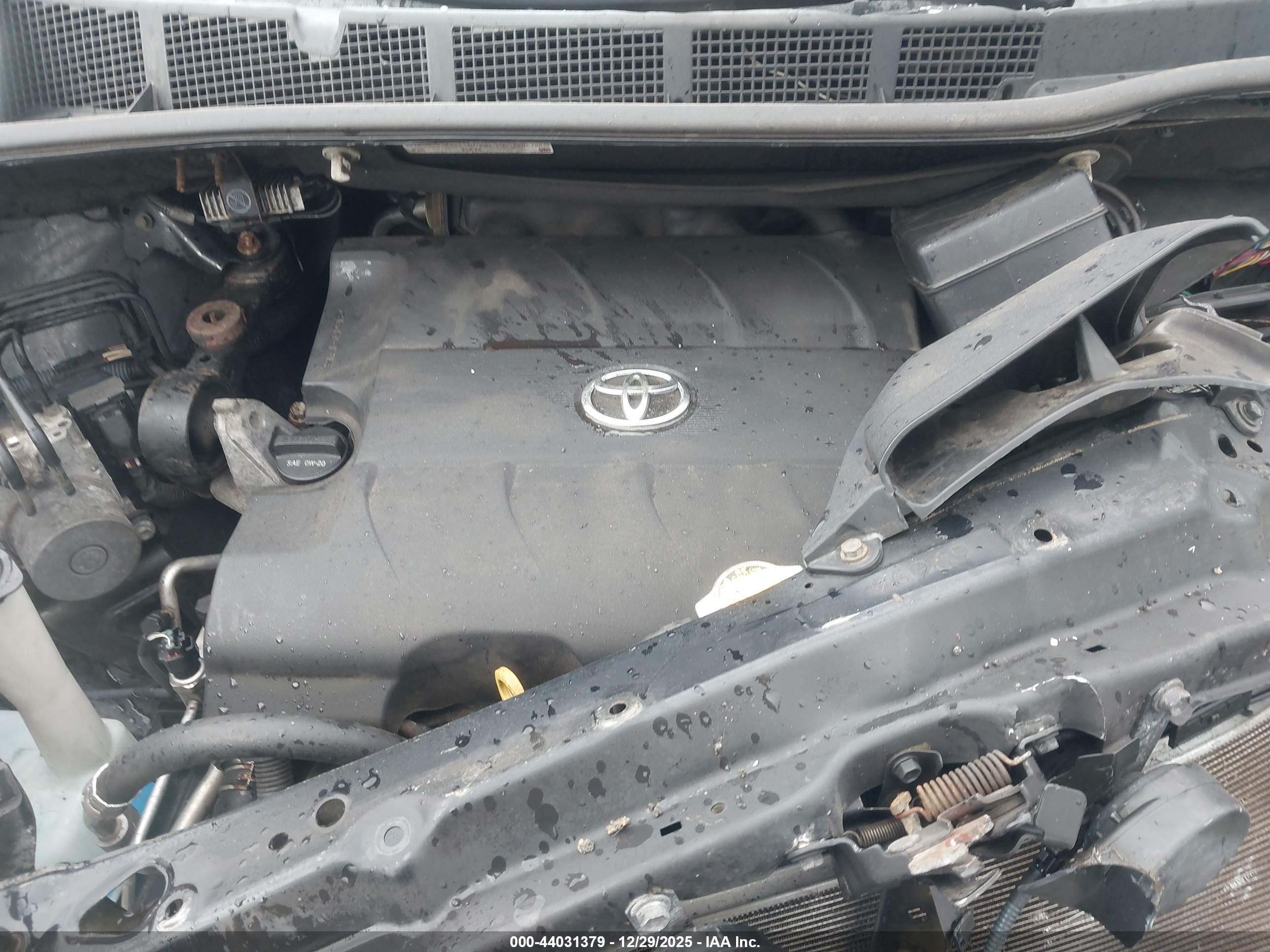 TOYOTA SIENNA image 10