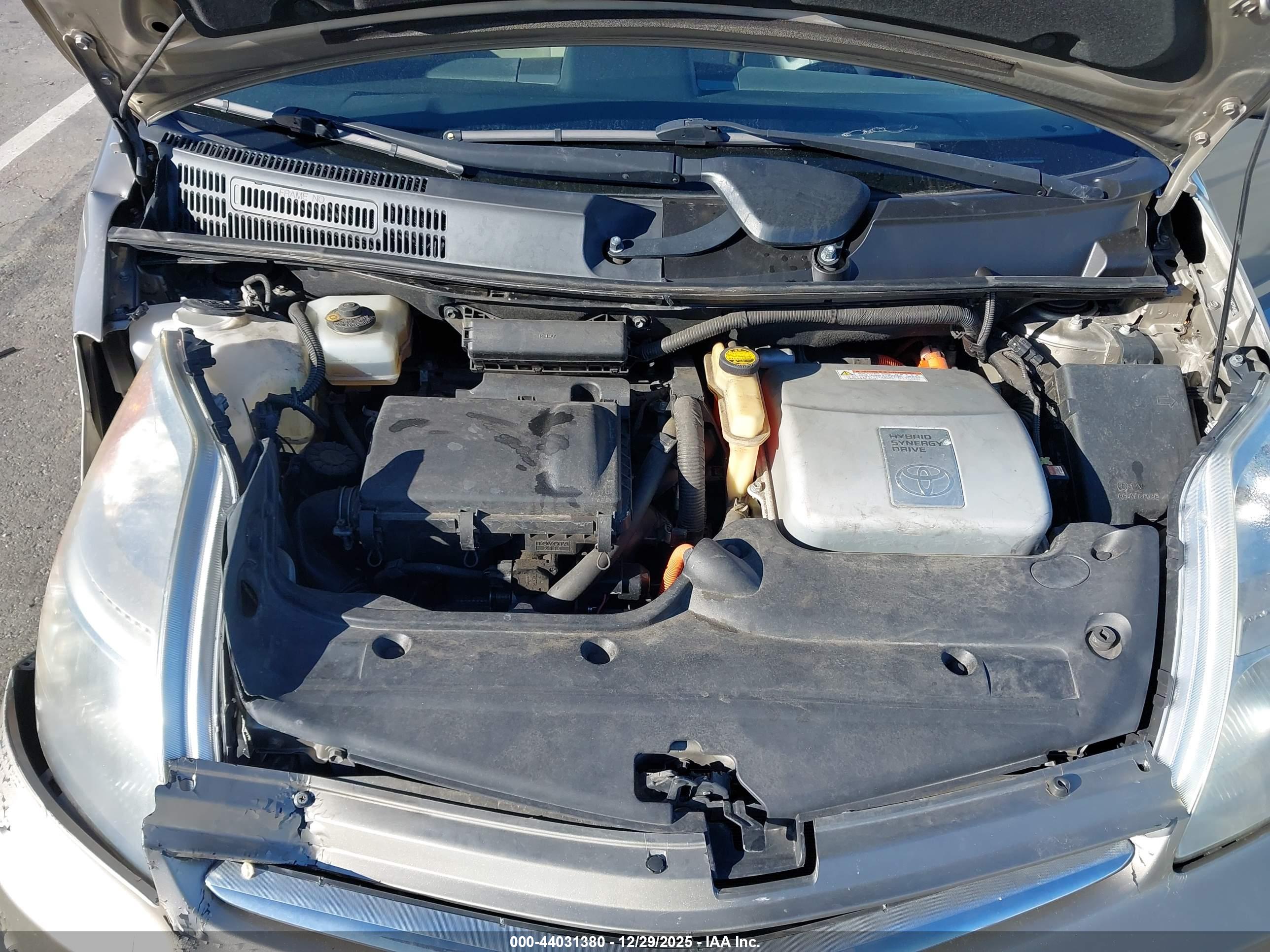 TOYOTA PRIUS image 10