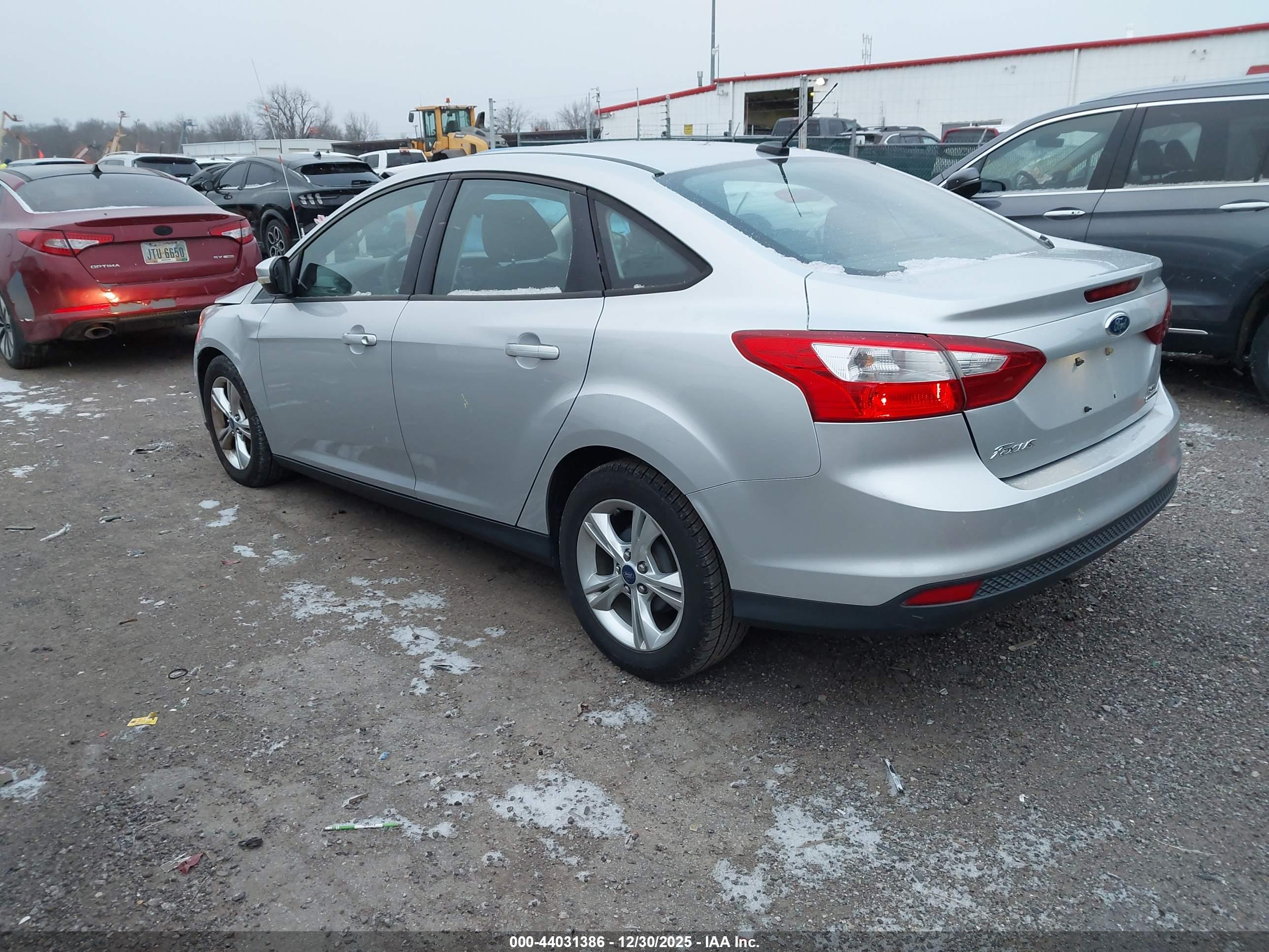 FORD FOCUS image 3